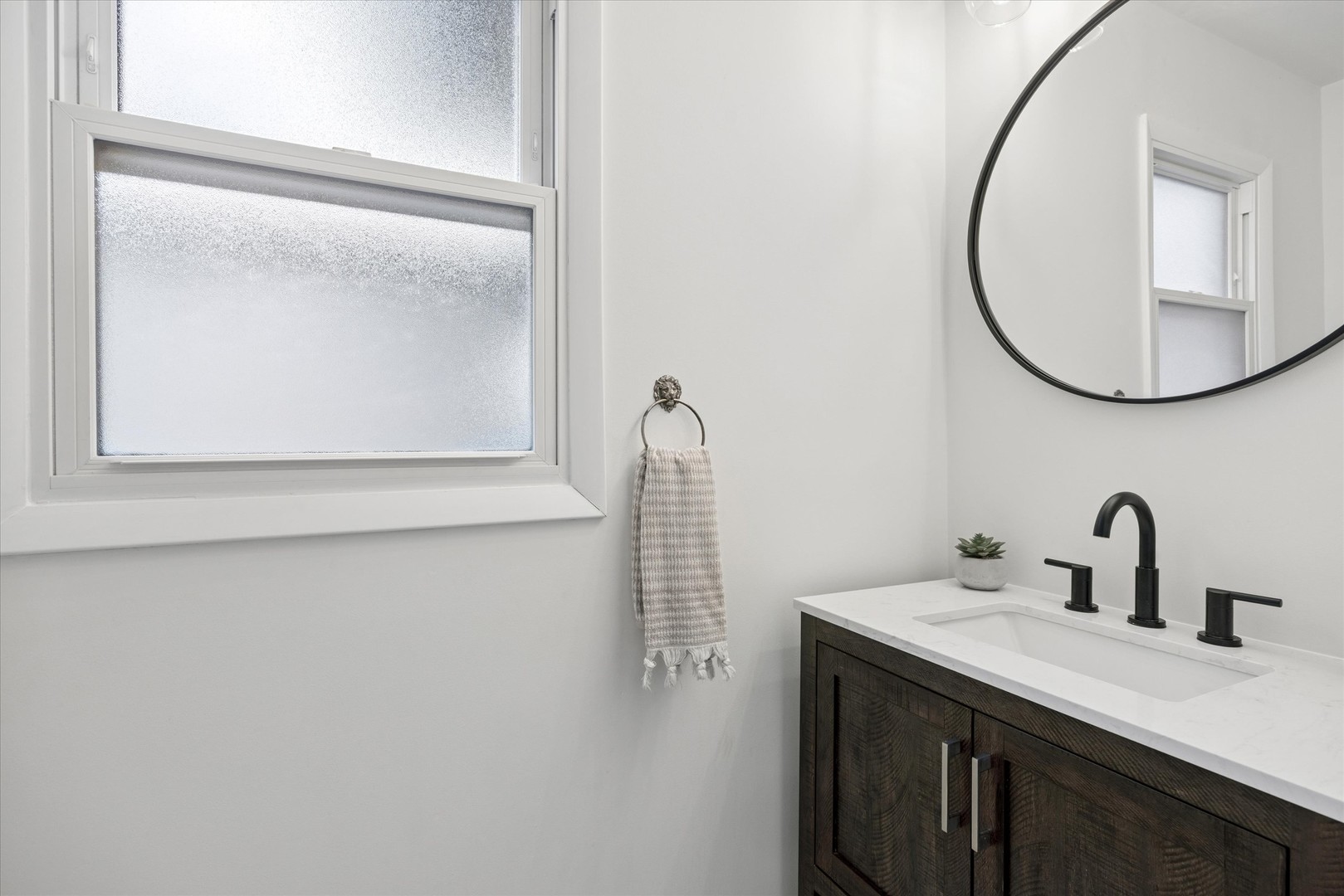 927 N Haddow Avenue, Arlington Heights, IL 60004