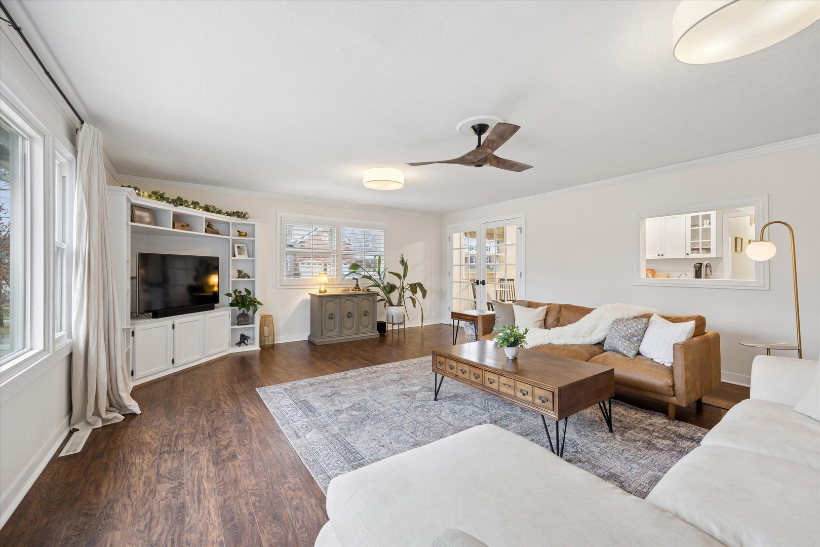 927 N Haddow Avenue, Arlington Heights, IL 60004