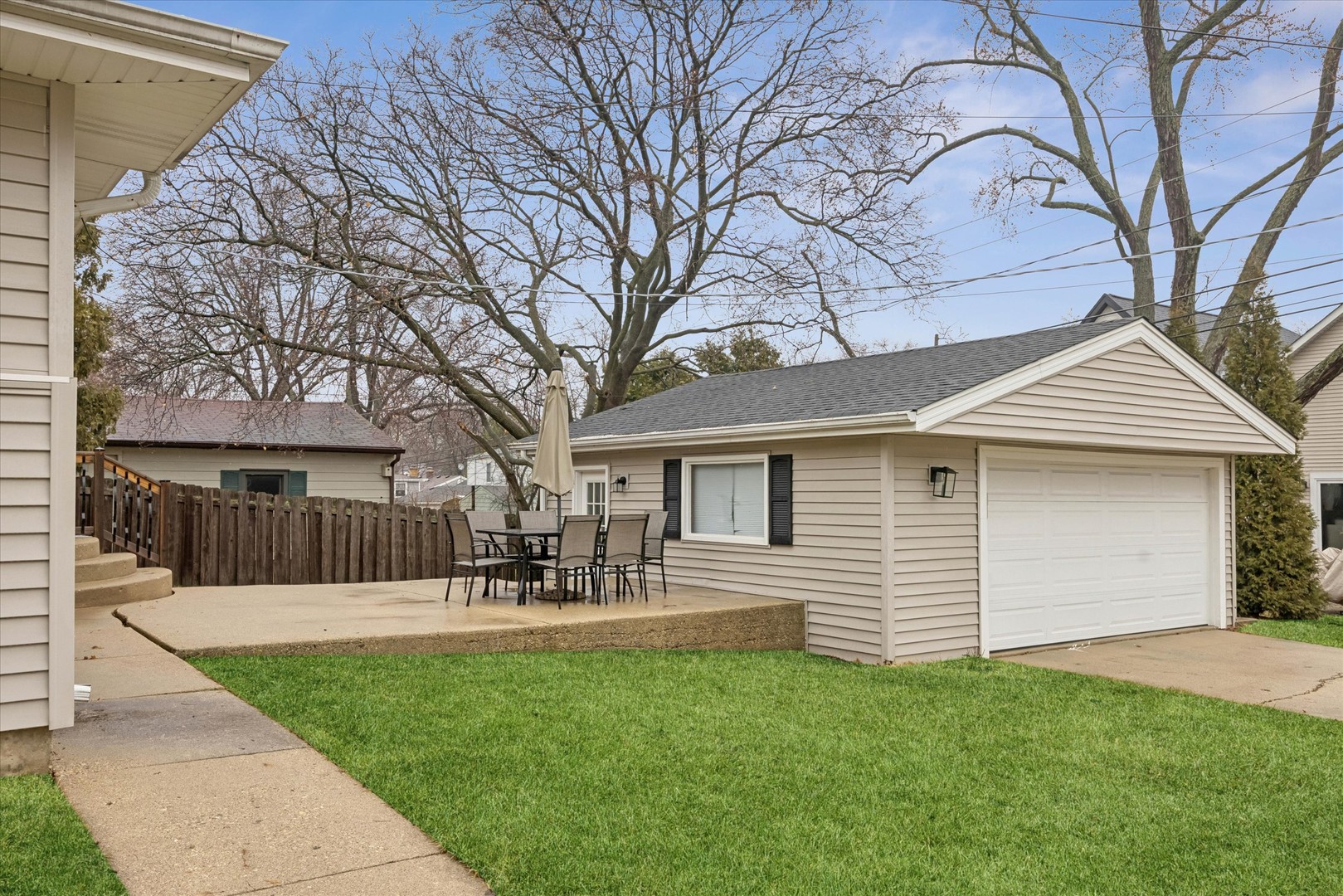 927 N Haddow Avenue, Arlington Heights, IL 60004