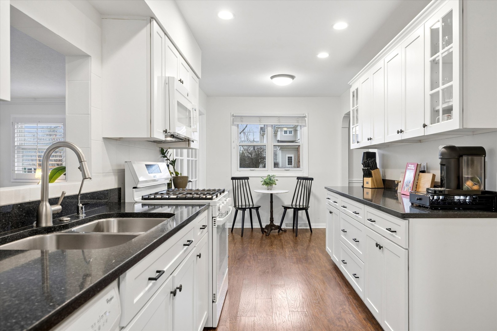 927 N Haddow Avenue, Arlington Heights, IL 60004