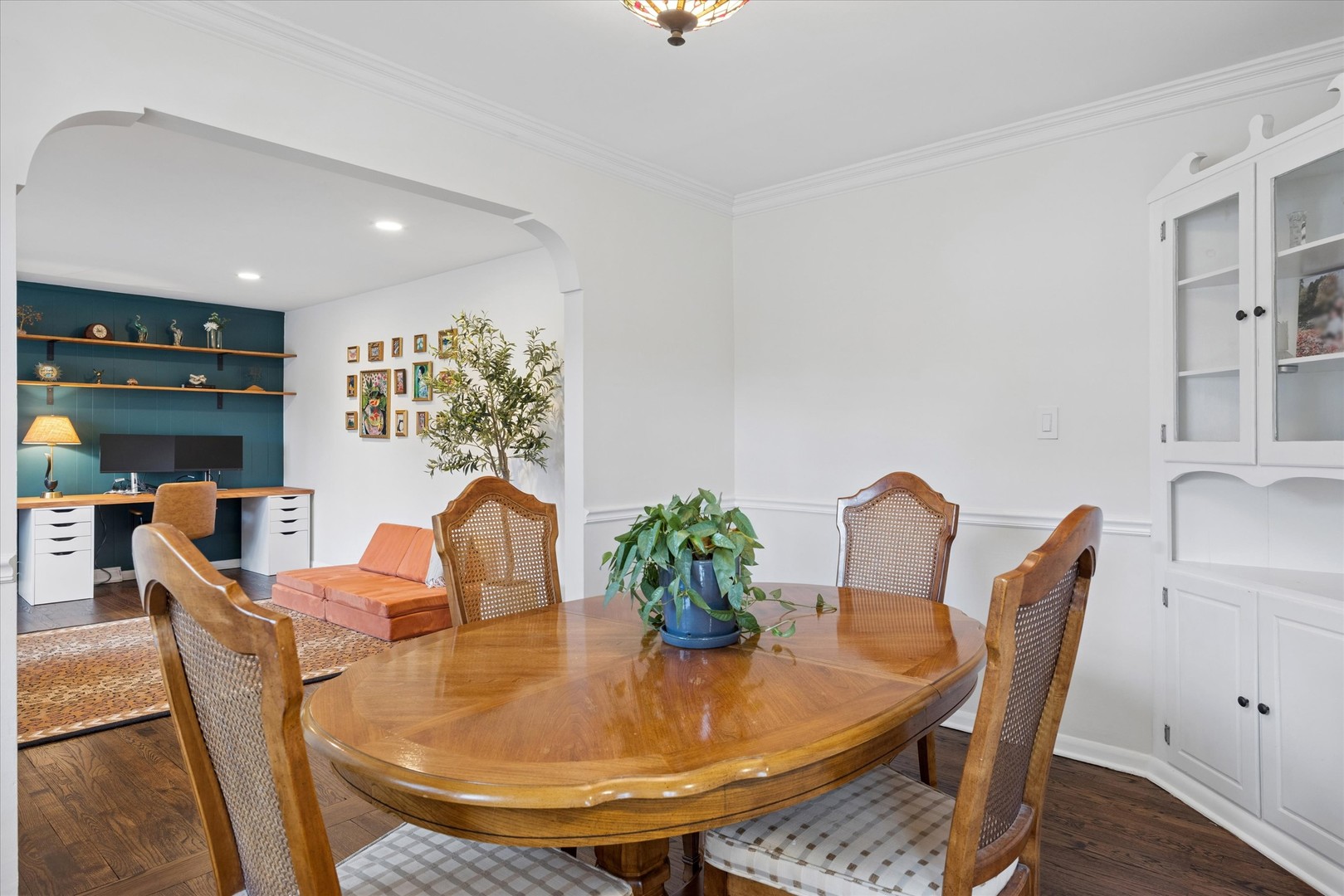 927 N Haddow Avenue, Arlington Heights, IL 60004