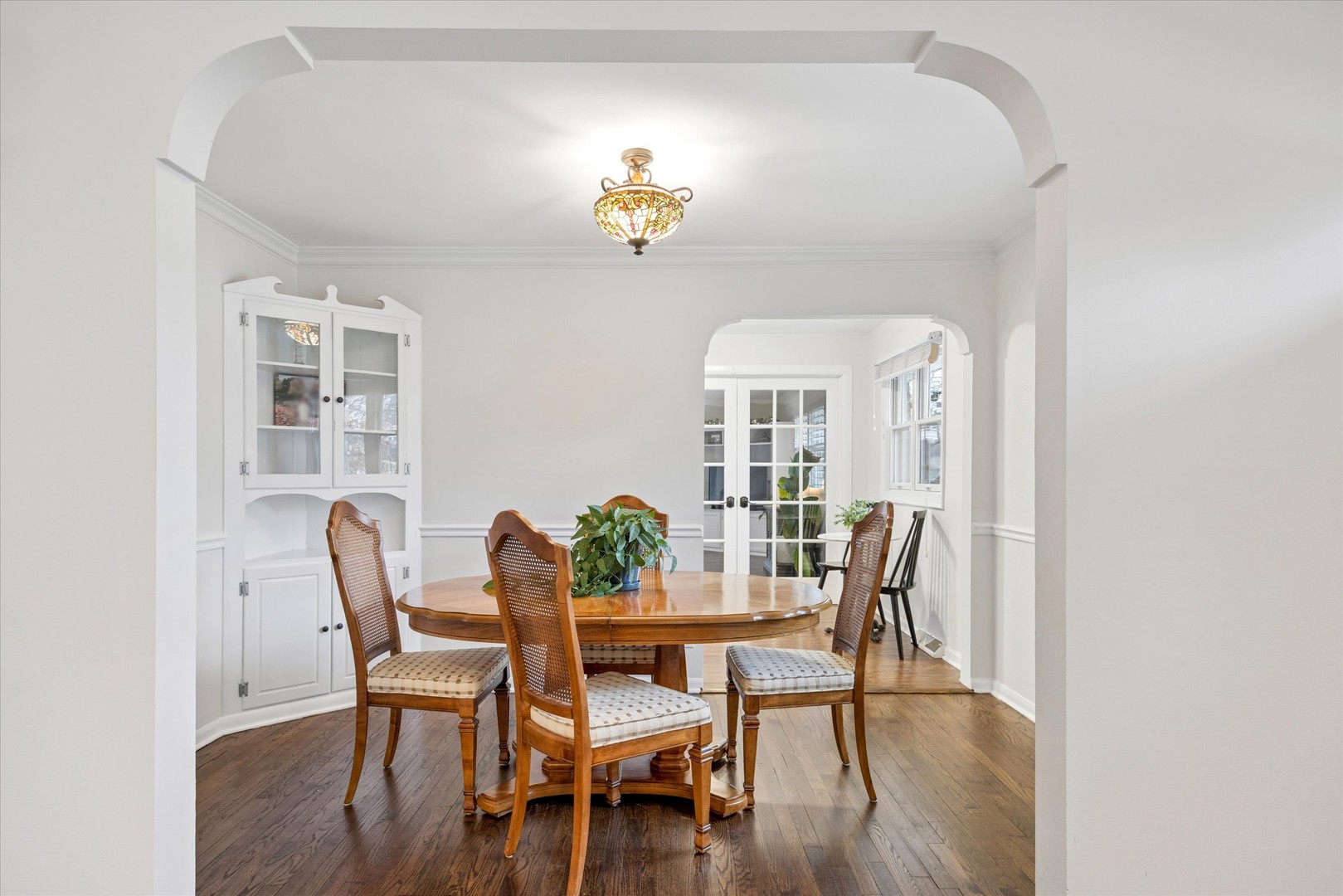 927 N Haddow Avenue, Arlington Heights, IL 60004