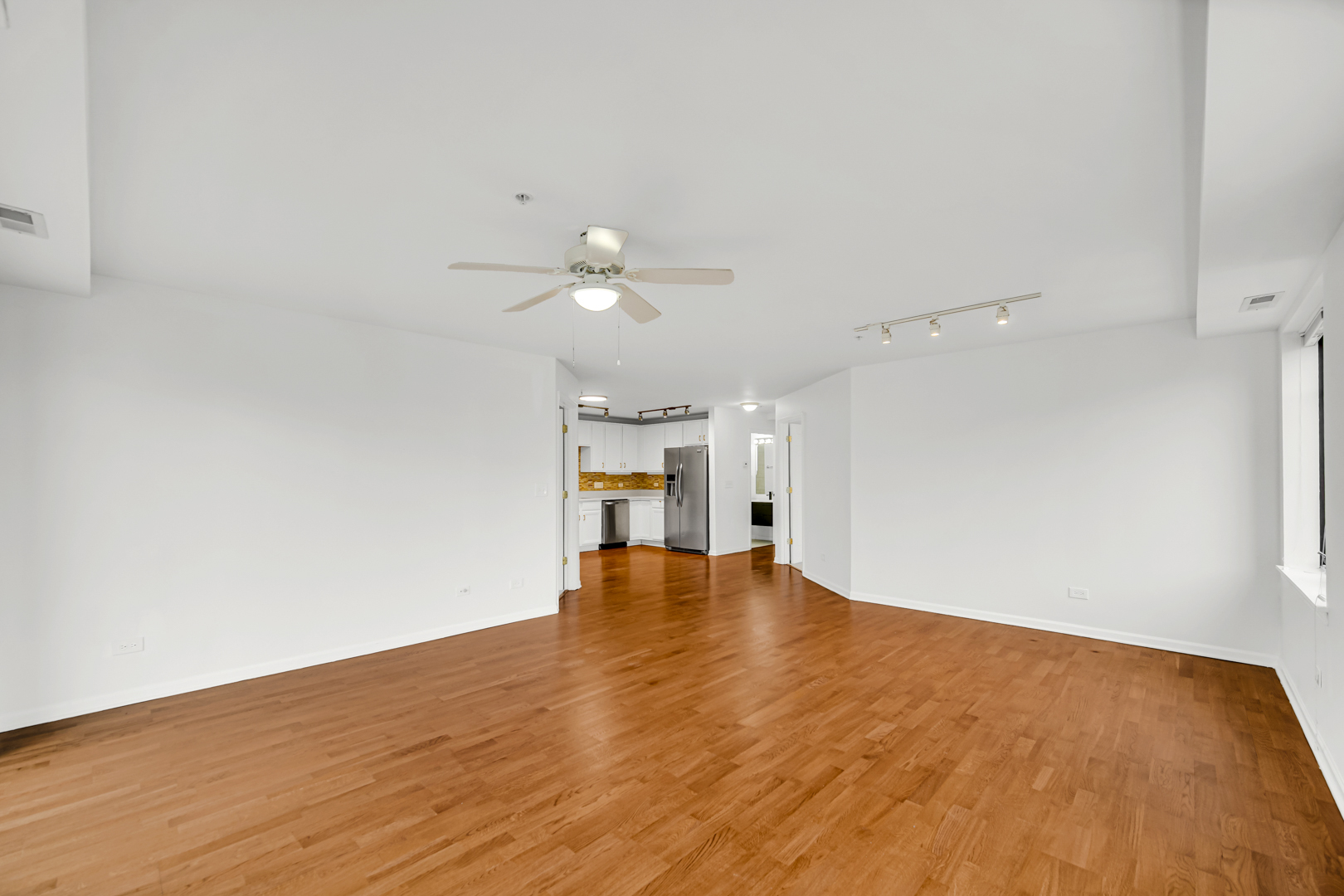 8000 Kilpatrick Avenue #3F, Skokie, IL 60076