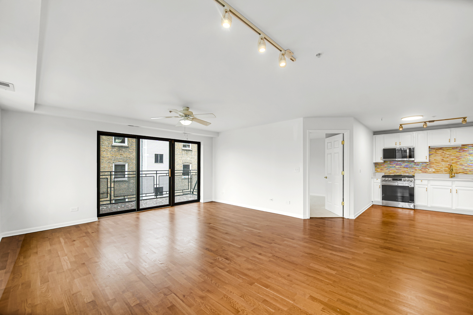 8000 Kilpatrick Avenue #3F, Skokie, IL 60076