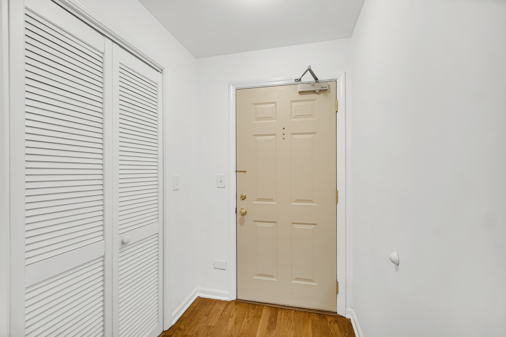 8000 Kilpatrick Avenue #3F, Skokie, IL 60076