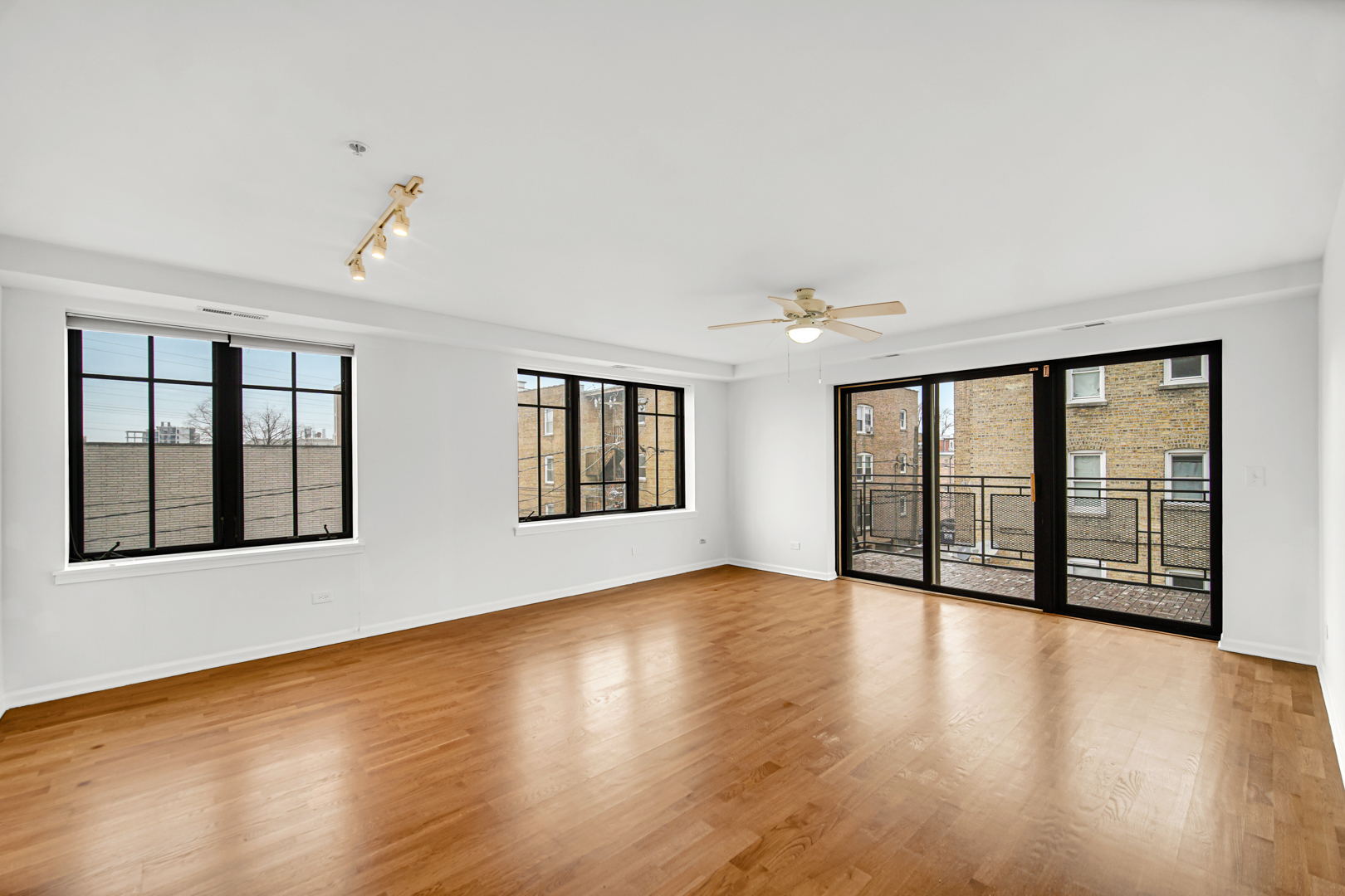 8000 Kilpatrick Avenue #3F, Skokie, IL 60076