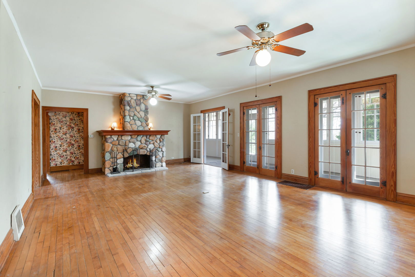 23780 N Hess Drive, Cary, IL 60013