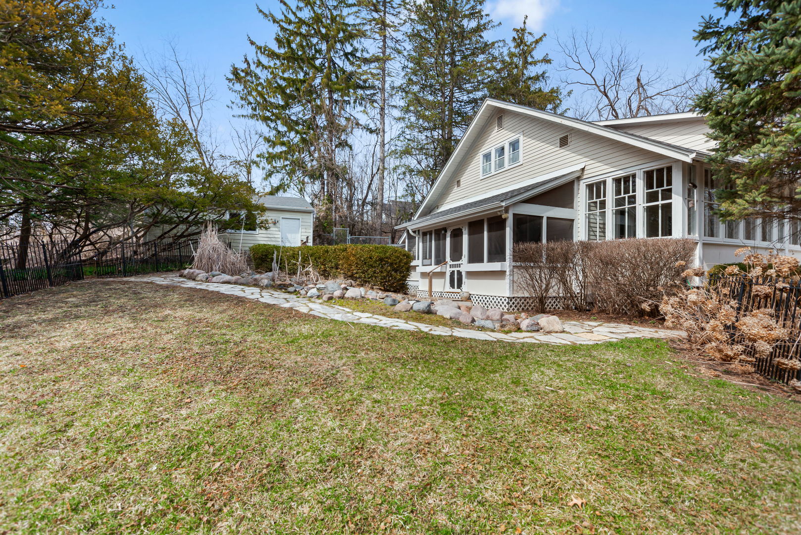 23780 N Hess Drive, Cary, IL 60013