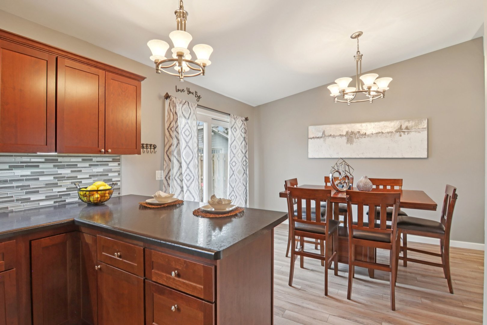 1811 Longmeadow Drive, Lindenhurst, IL 60046