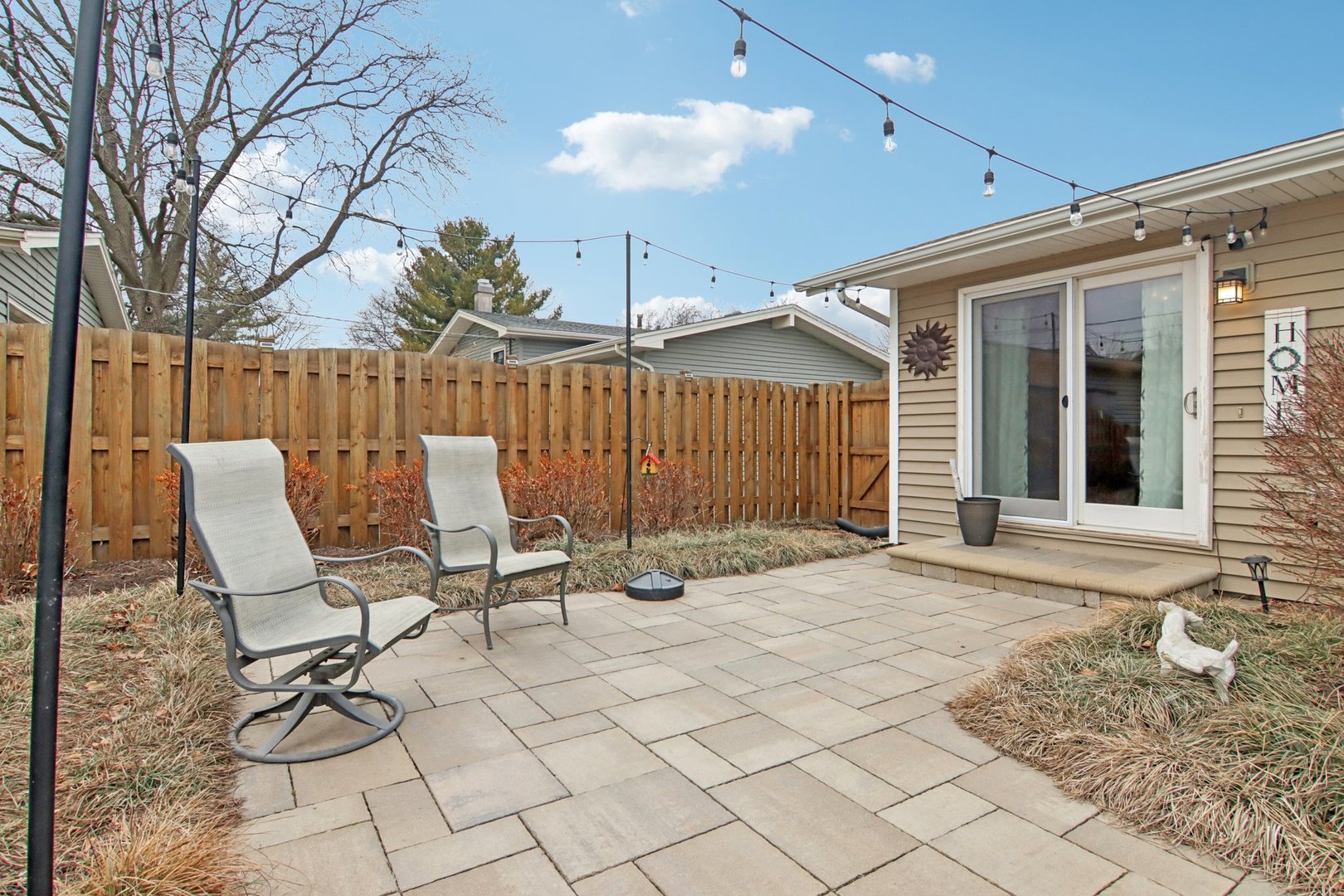 1811 Longmeadow Drive, Lindenhurst, IL 60046