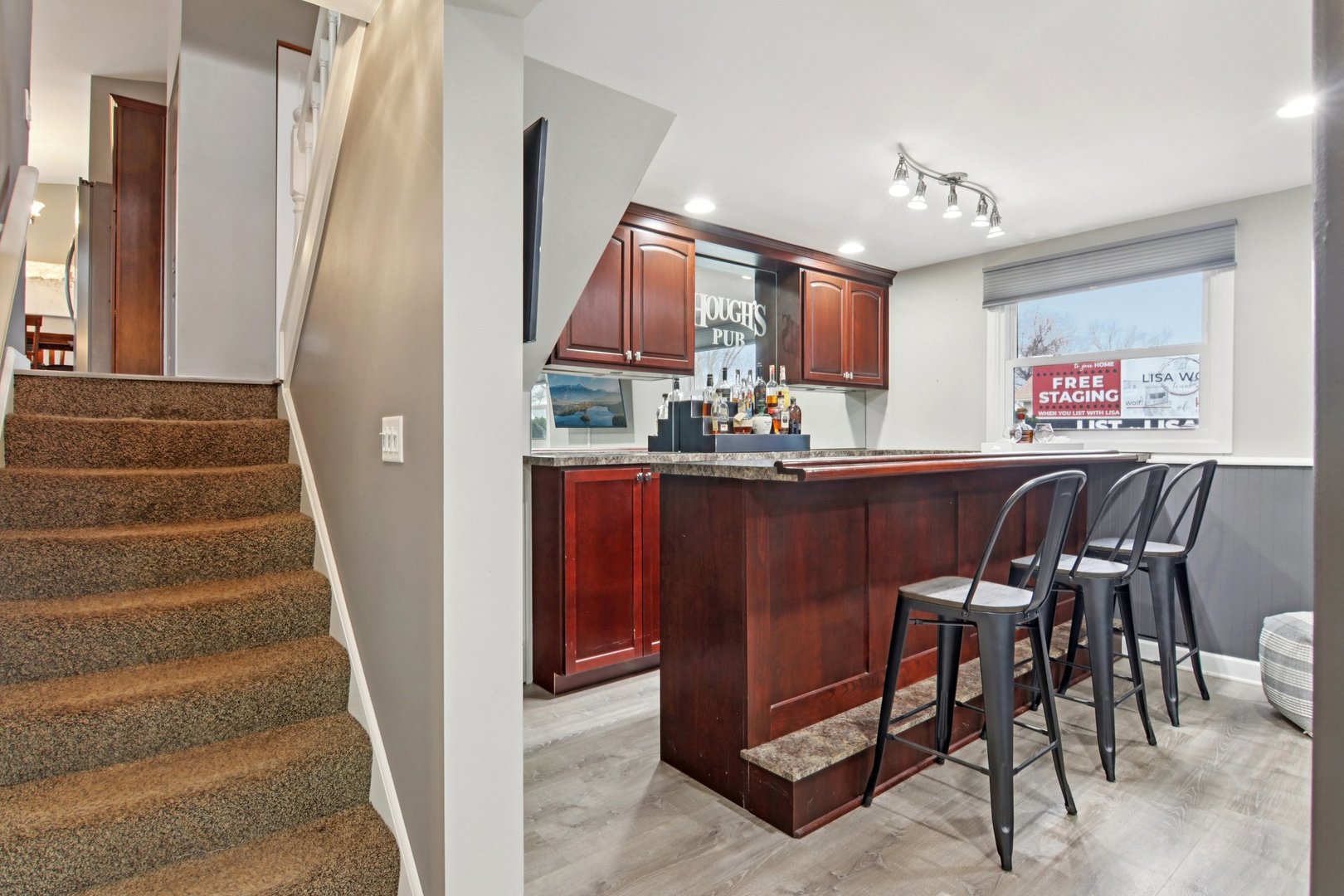 1811 Longmeadow Drive, Lindenhurst, IL 60046