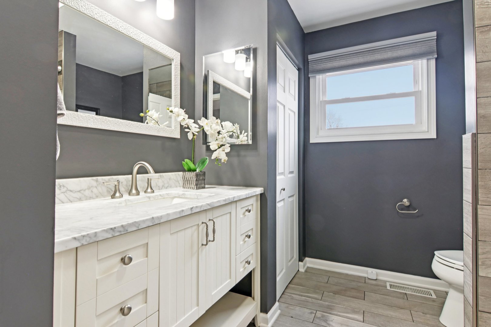 1811 Longmeadow Drive, Lindenhurst, IL 60046