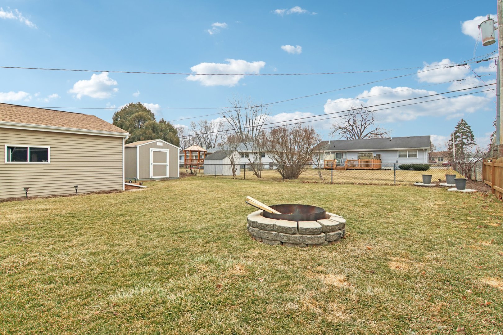 1811 Longmeadow Drive, Lindenhurst, IL 60046