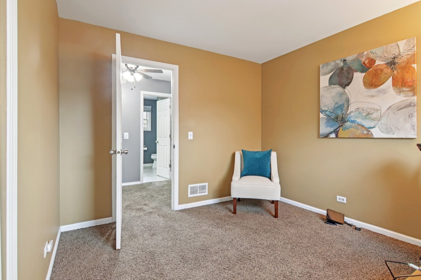 1811 Longmeadow Drive, Lindenhurst, IL 60046