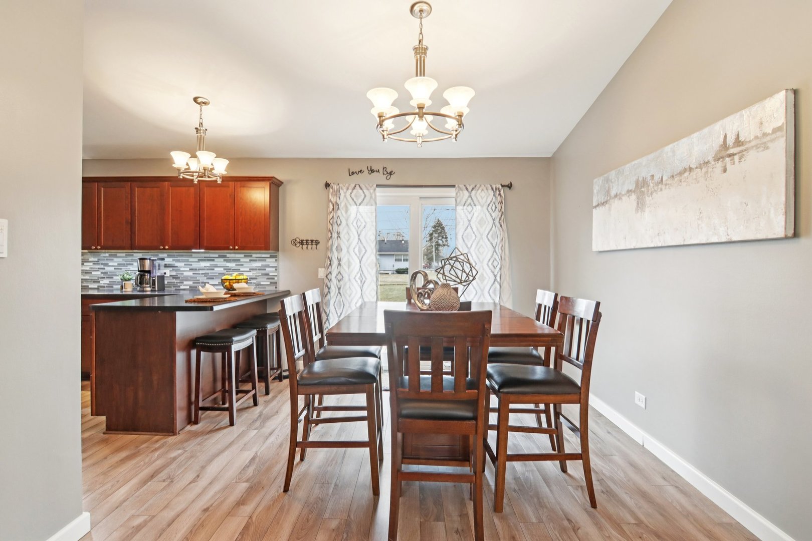 1811 Longmeadow Drive, Lindenhurst, IL 60046