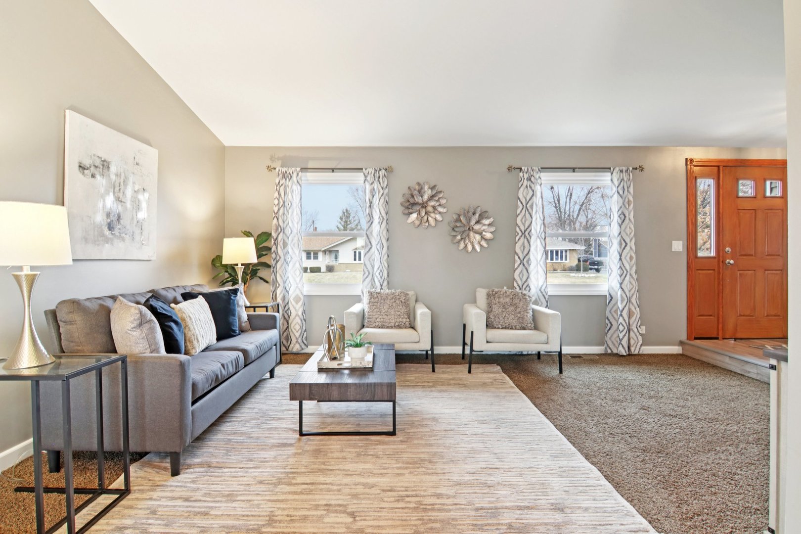 1811 Longmeadow Drive, Lindenhurst, IL 60046