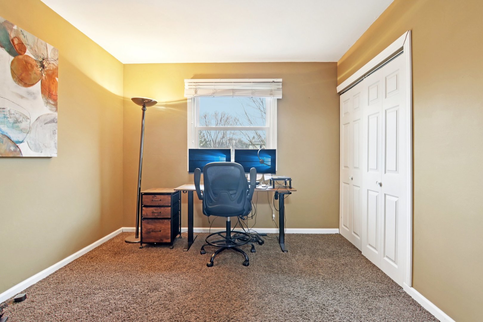 1811 Longmeadow Drive, Lindenhurst, IL 60046