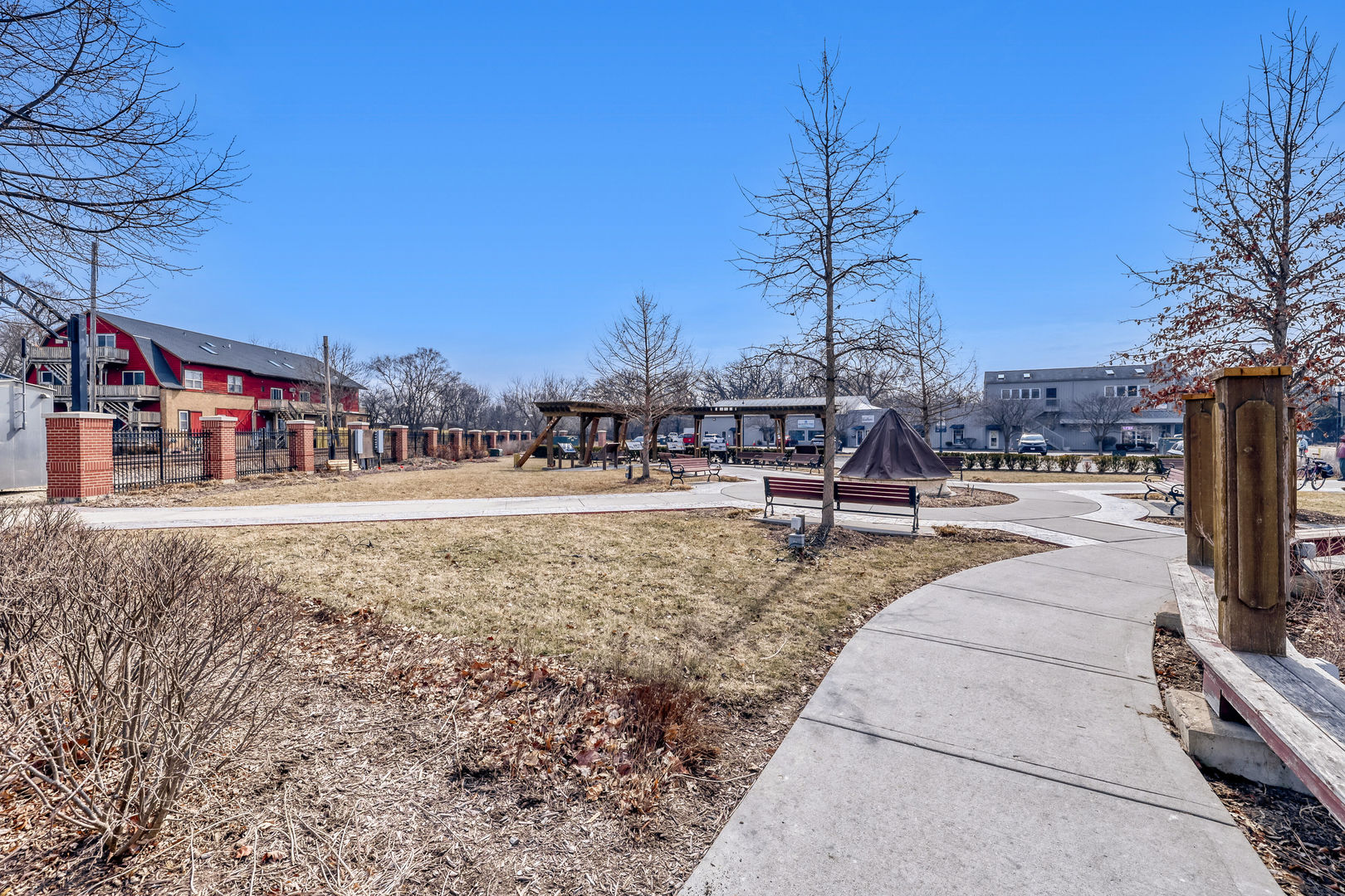 11 S Lake Street, Grayslake, IL 60030