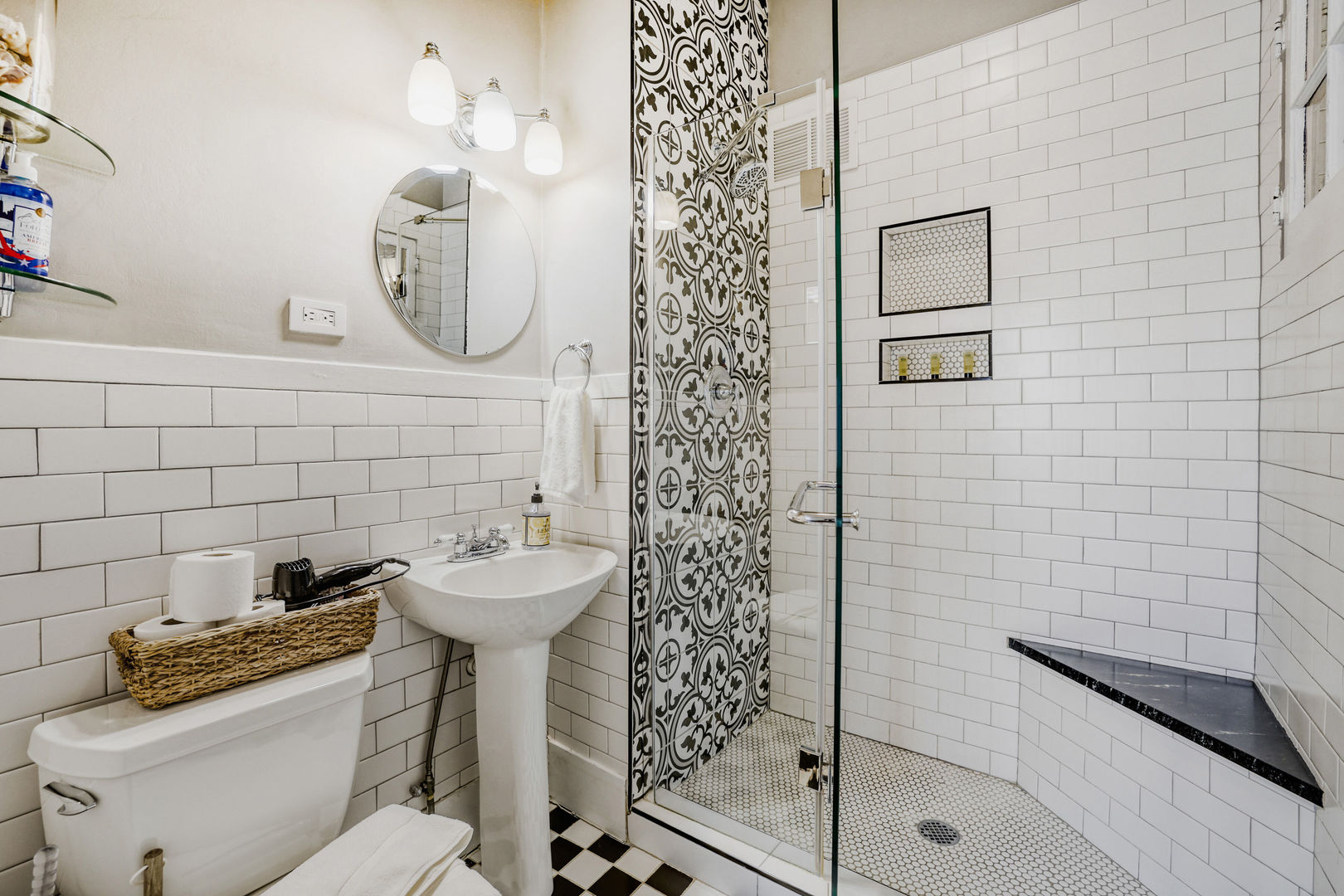 11 S Lake Street, Grayslake, IL 60030