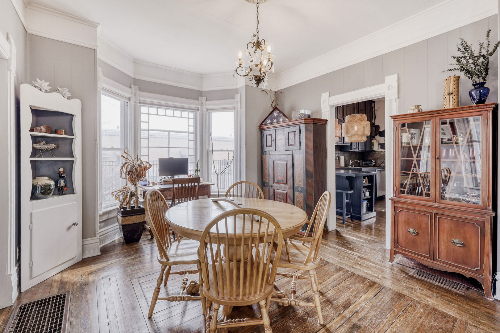 11 S Lake Street, Grayslake, IL 60030