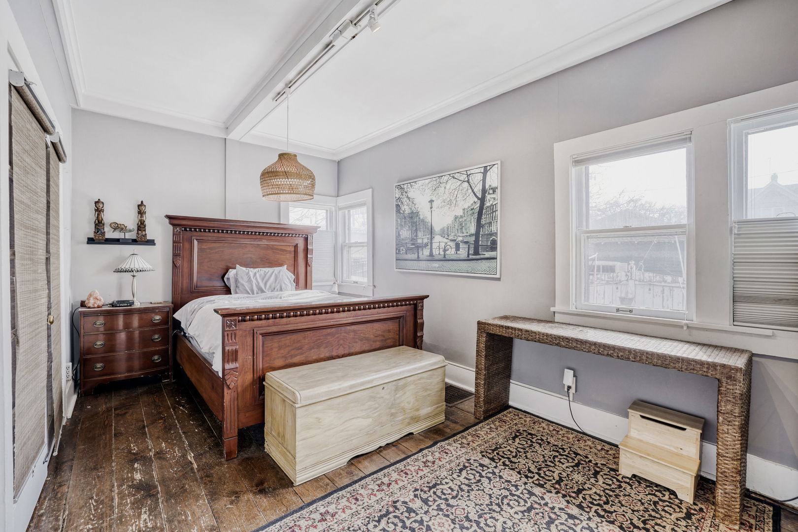 11 S Lake Street, Grayslake, IL 60030