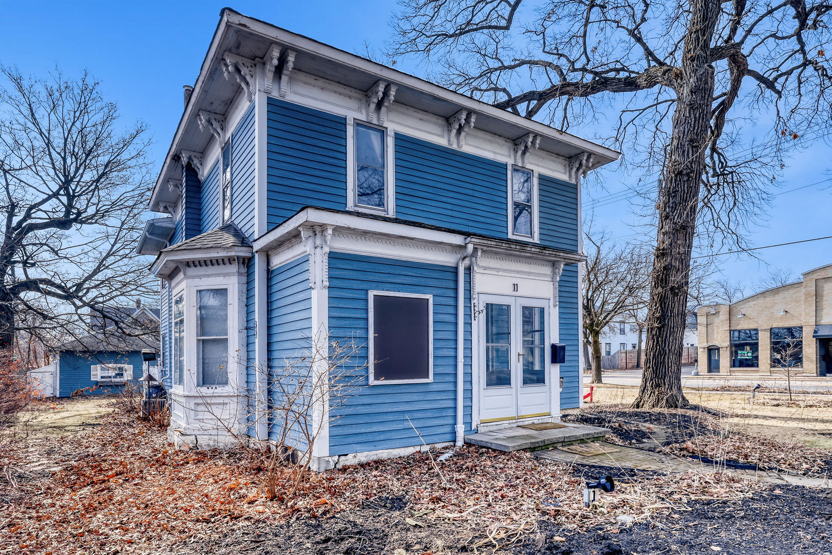 11 S Lake Street, Grayslake, IL 60030