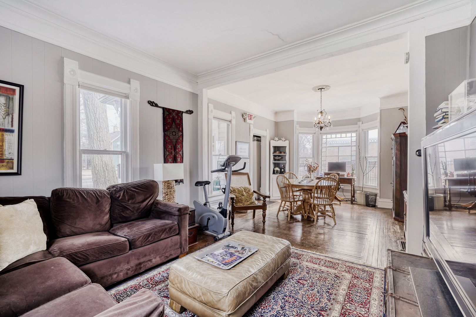 11 S Lake Street, Grayslake, IL 60030