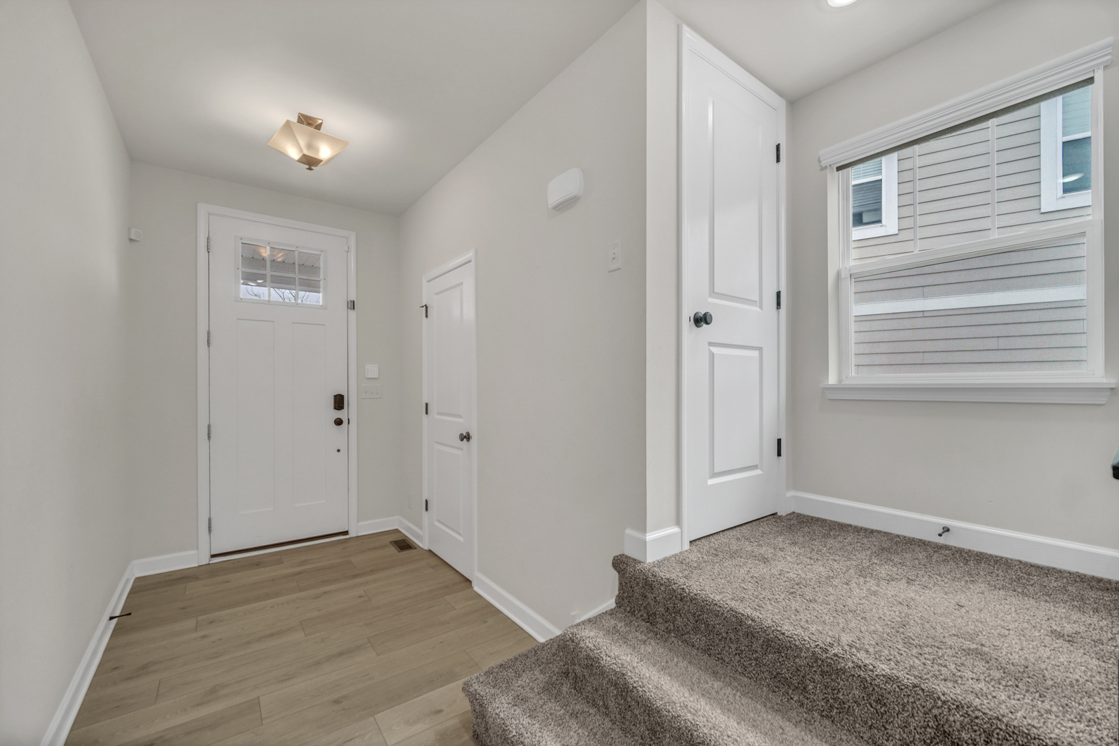 25 Commons Circle, Hawthorn Woods, IL 60047