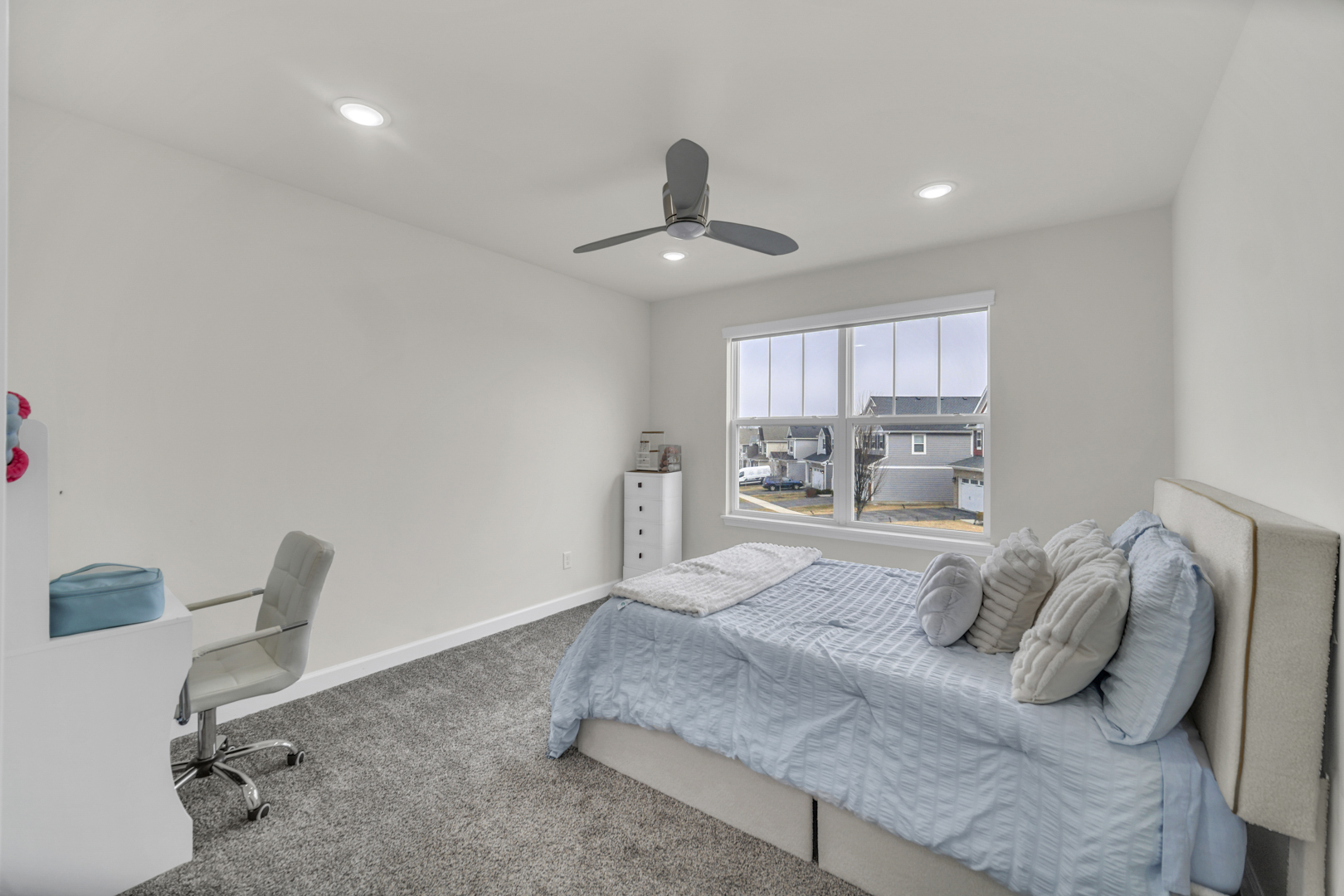 25 Commons Circle, Hawthorn Woods, IL 60047