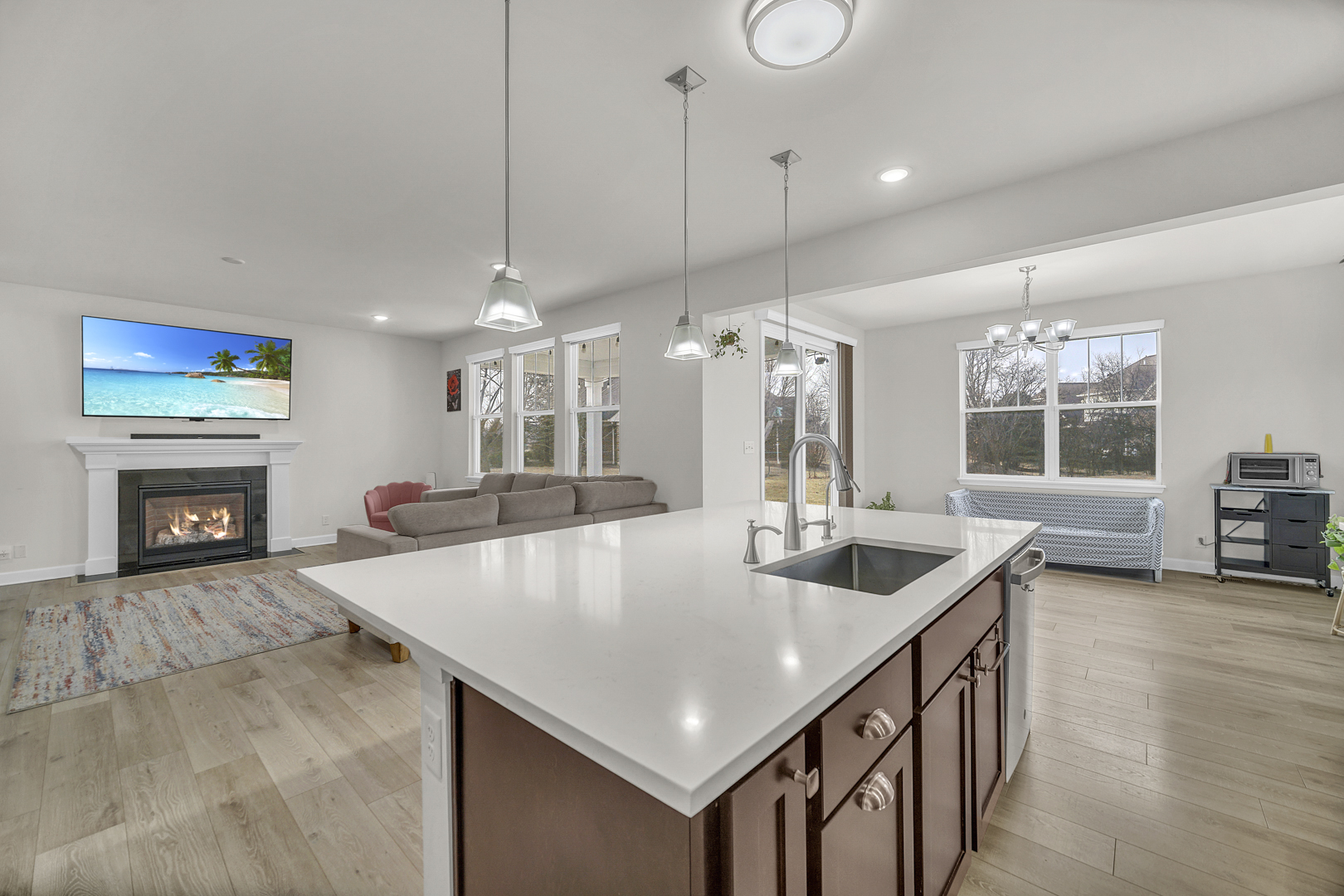 25 Commons Circle, Hawthorn Woods, IL 60047