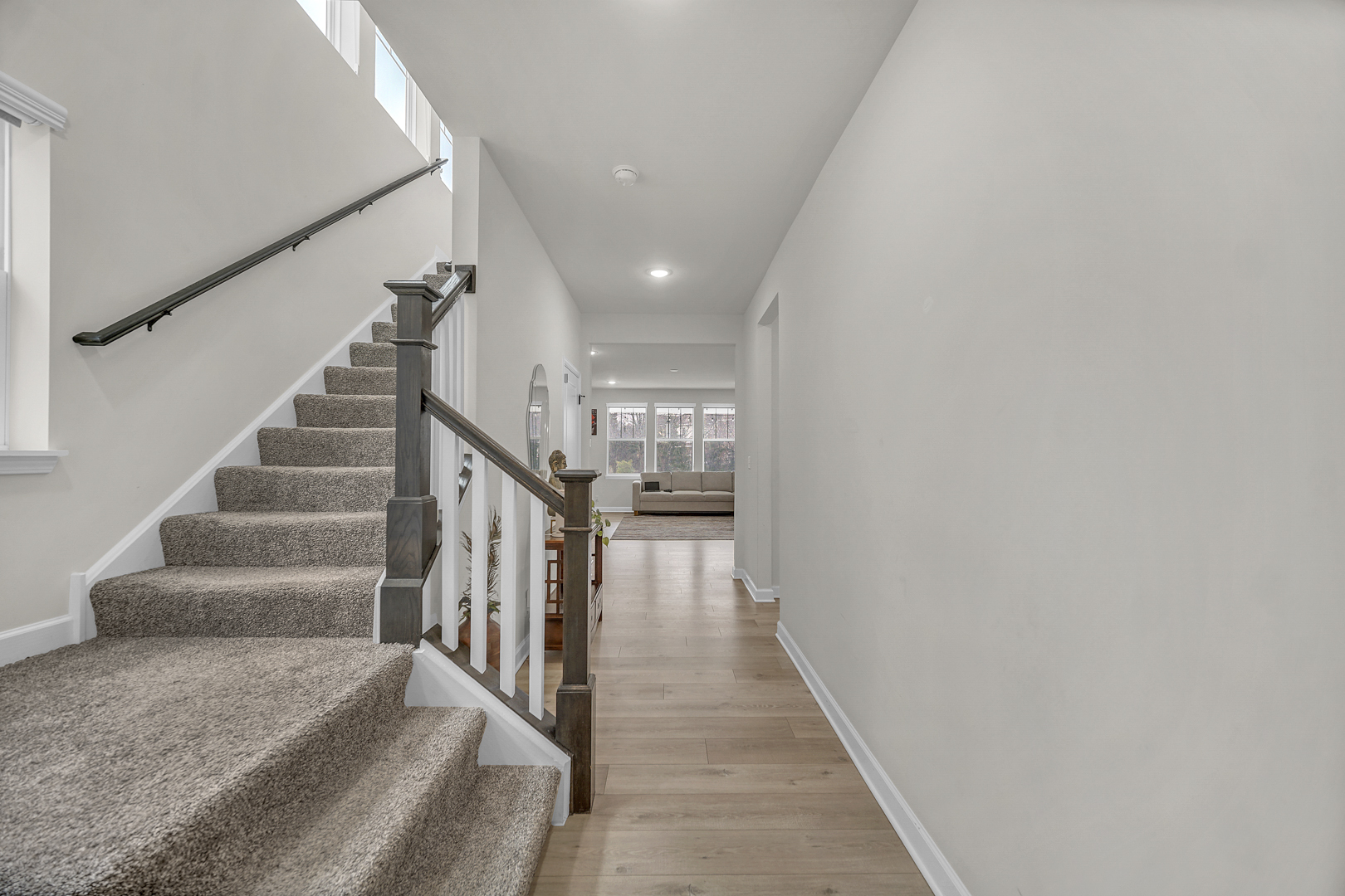 25 Commons Circle, Hawthorn Woods, IL 60047