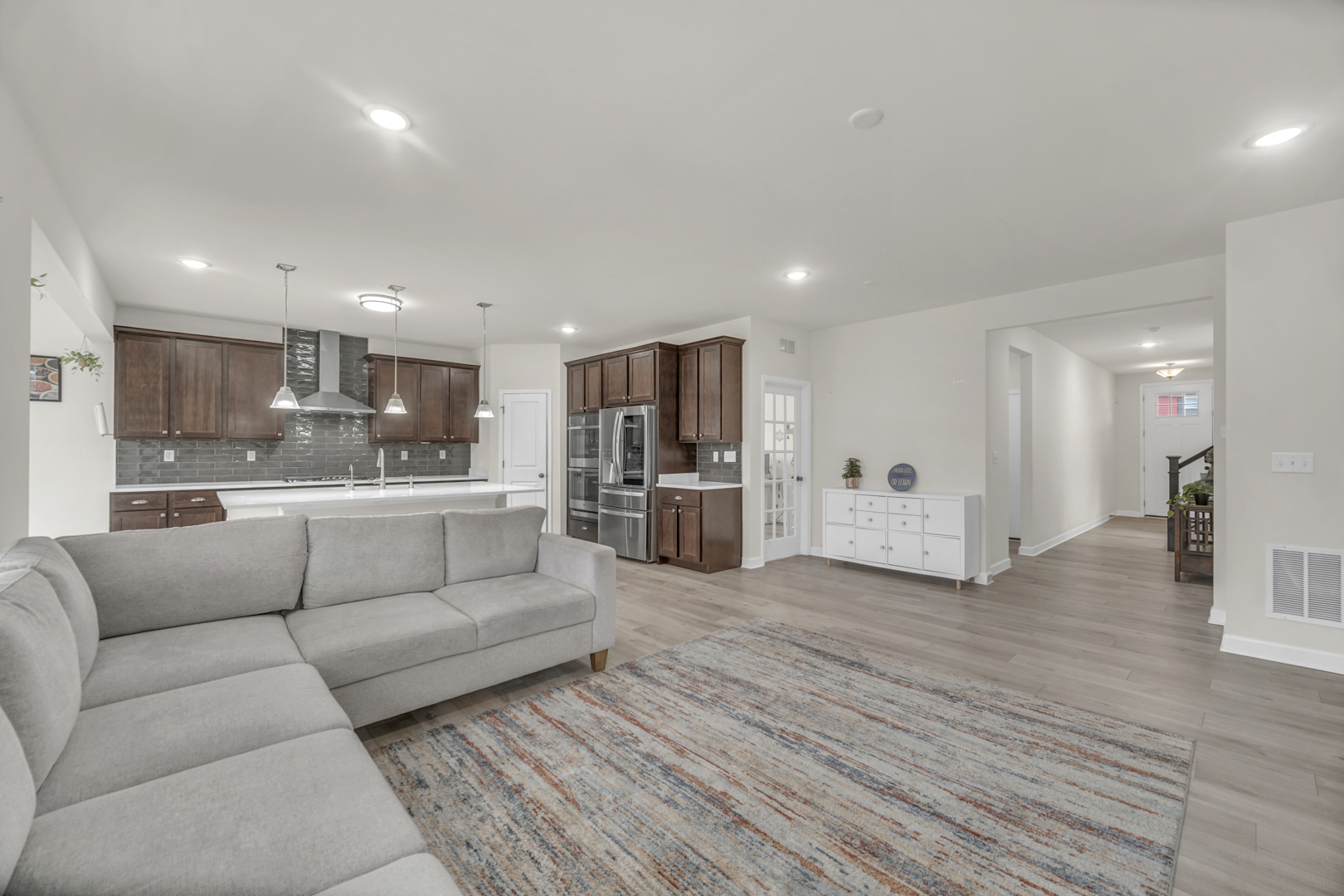 25 Commons Circle, Hawthorn Woods, IL 60047