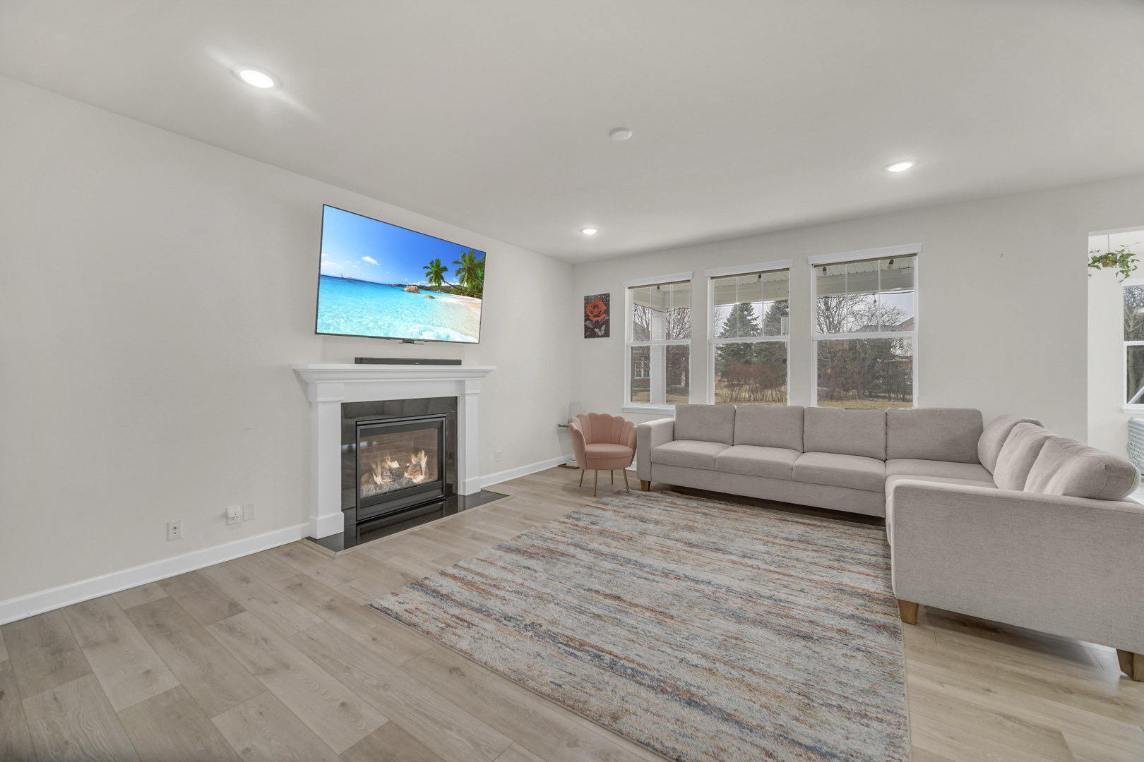 25 Commons Circle, Hawthorn Woods, IL 60047