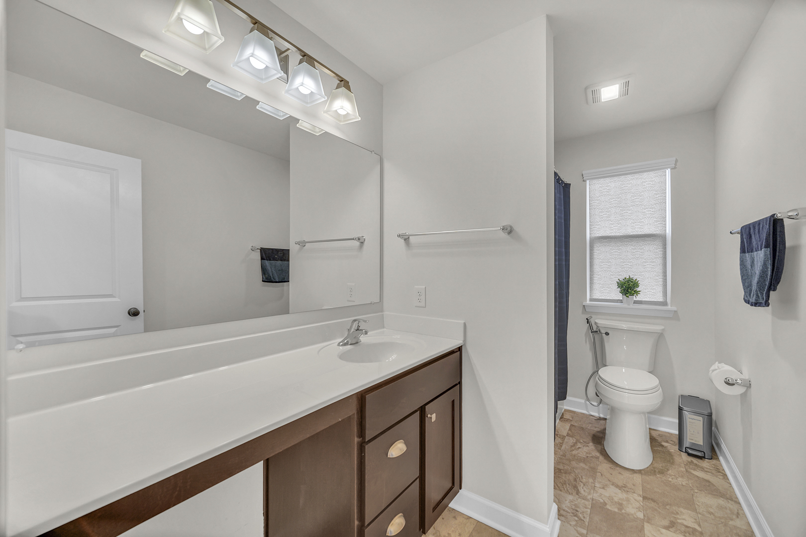 25 Commons Circle, Hawthorn Woods, IL 60047