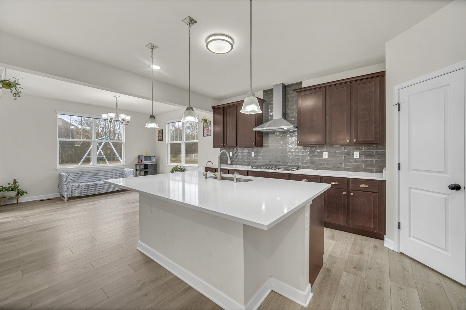 25 Commons Circle, Hawthorn Woods, IL 60047