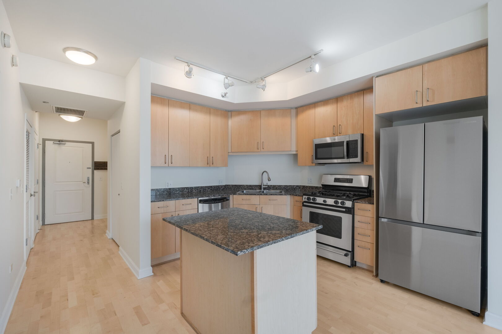 720 W RANDOLPH Street #905, Chicago, IL 60661