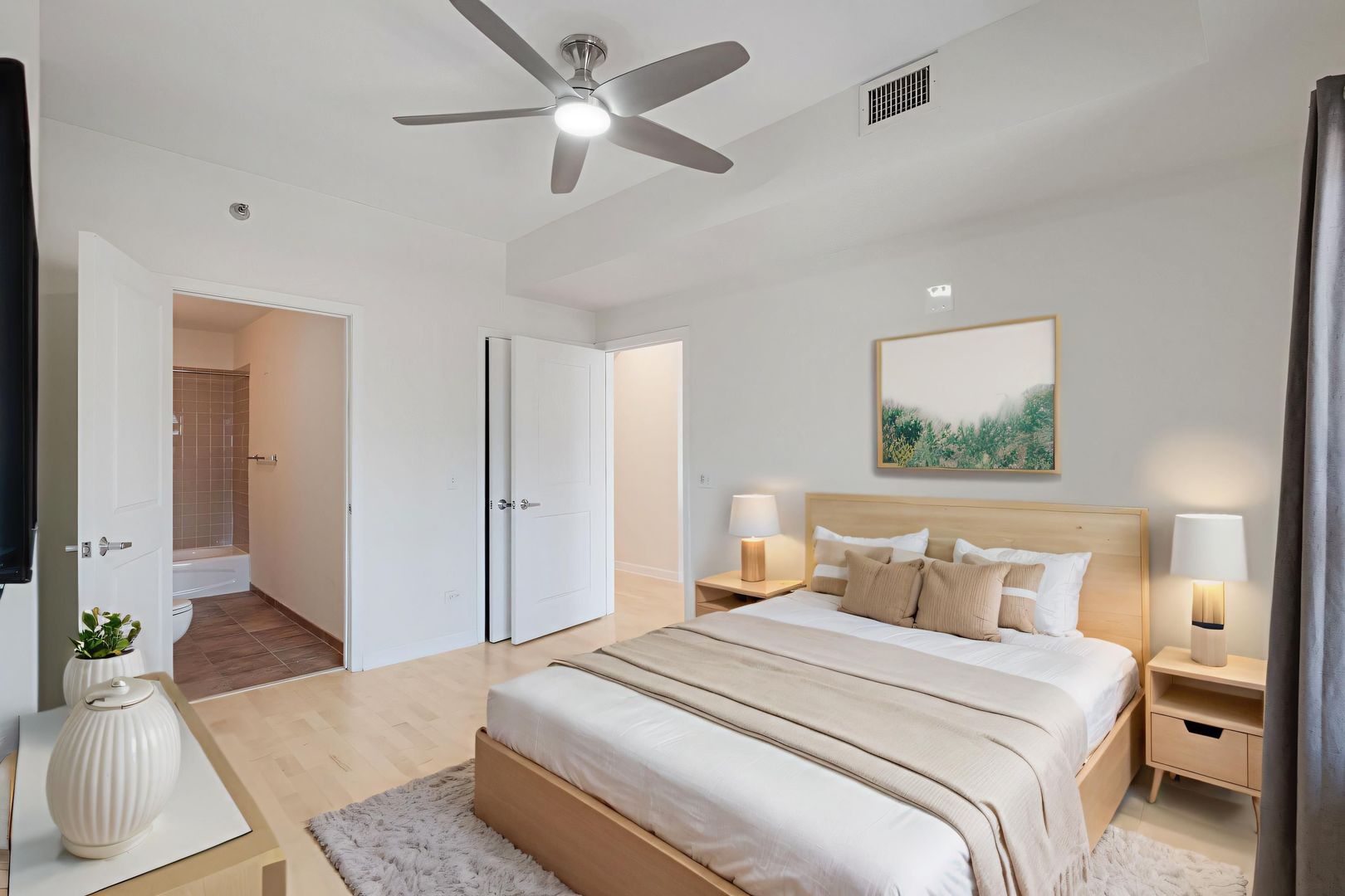 720 W RANDOLPH Street #905, Chicago, IL 60661