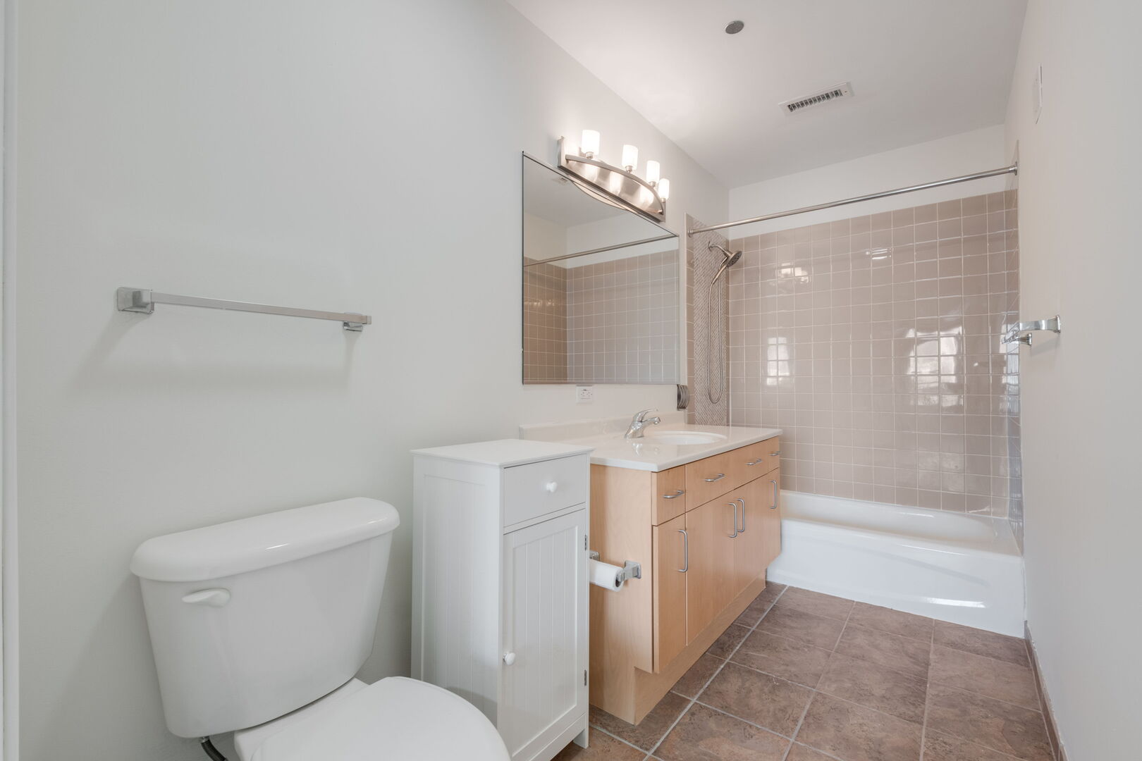 720 W RANDOLPH Street #905, Chicago, IL 60661