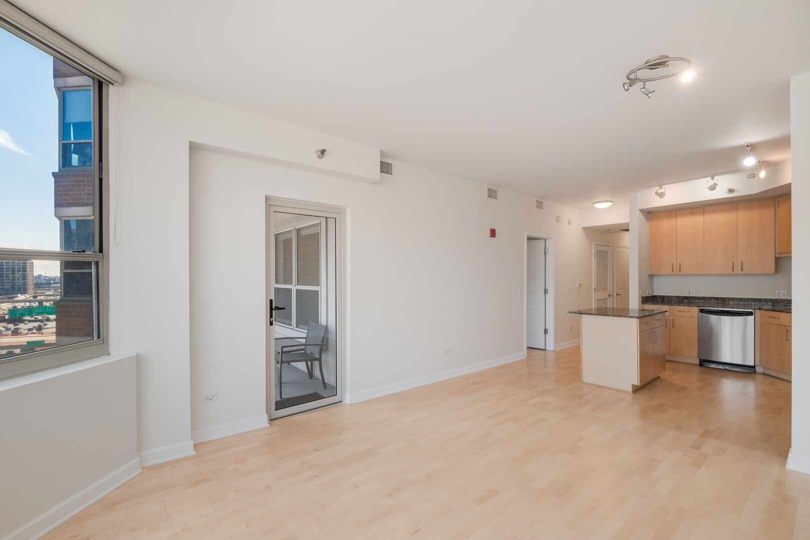 720 W RANDOLPH Street #905, Chicago, IL 60661