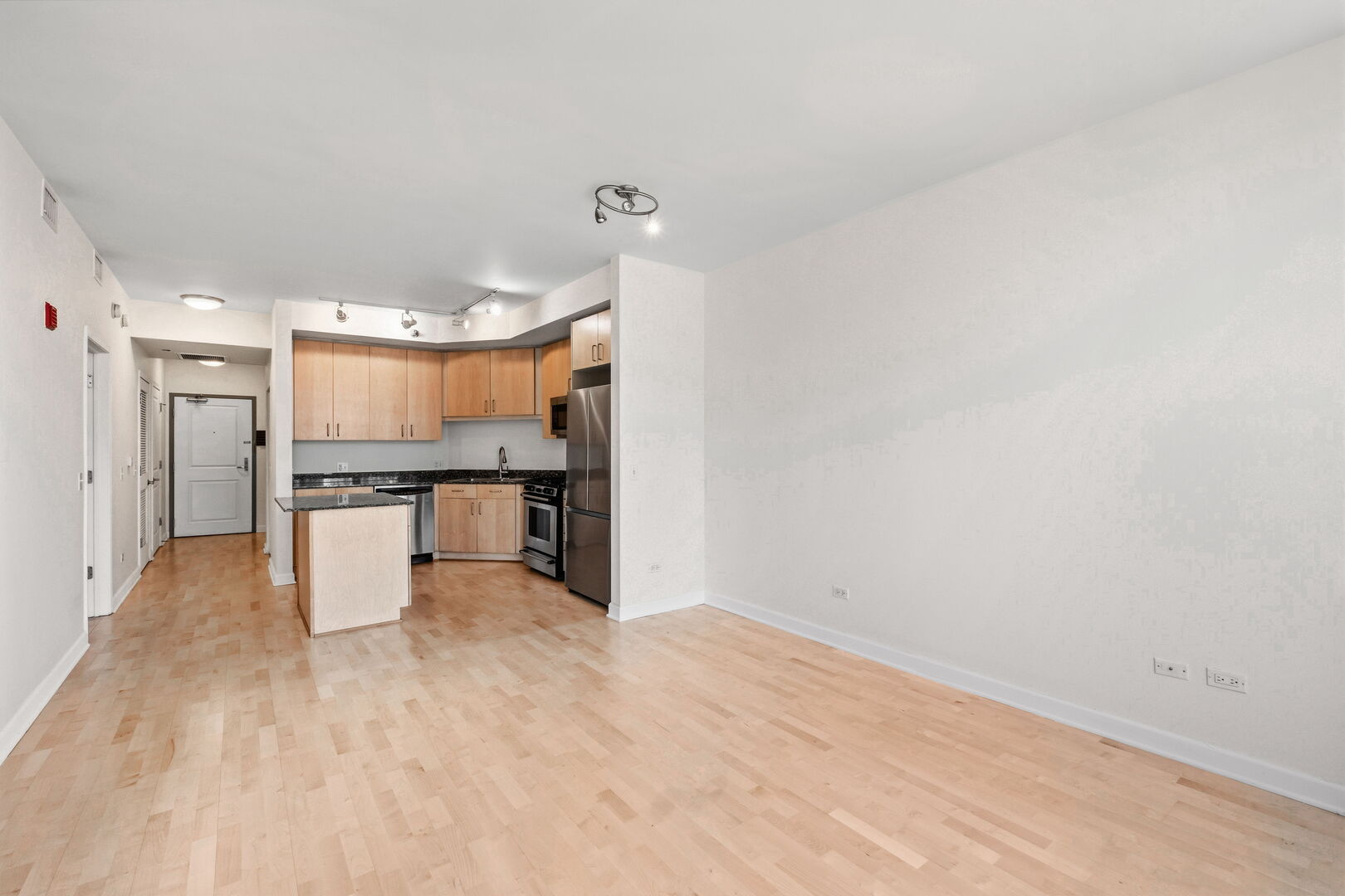 720 W RANDOLPH Street #905, Chicago, IL 60661