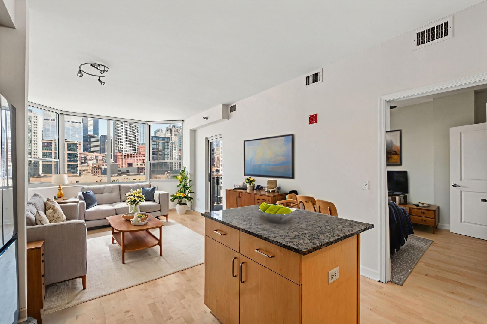 720 W RANDOLPH Street #905, Chicago, IL 60661