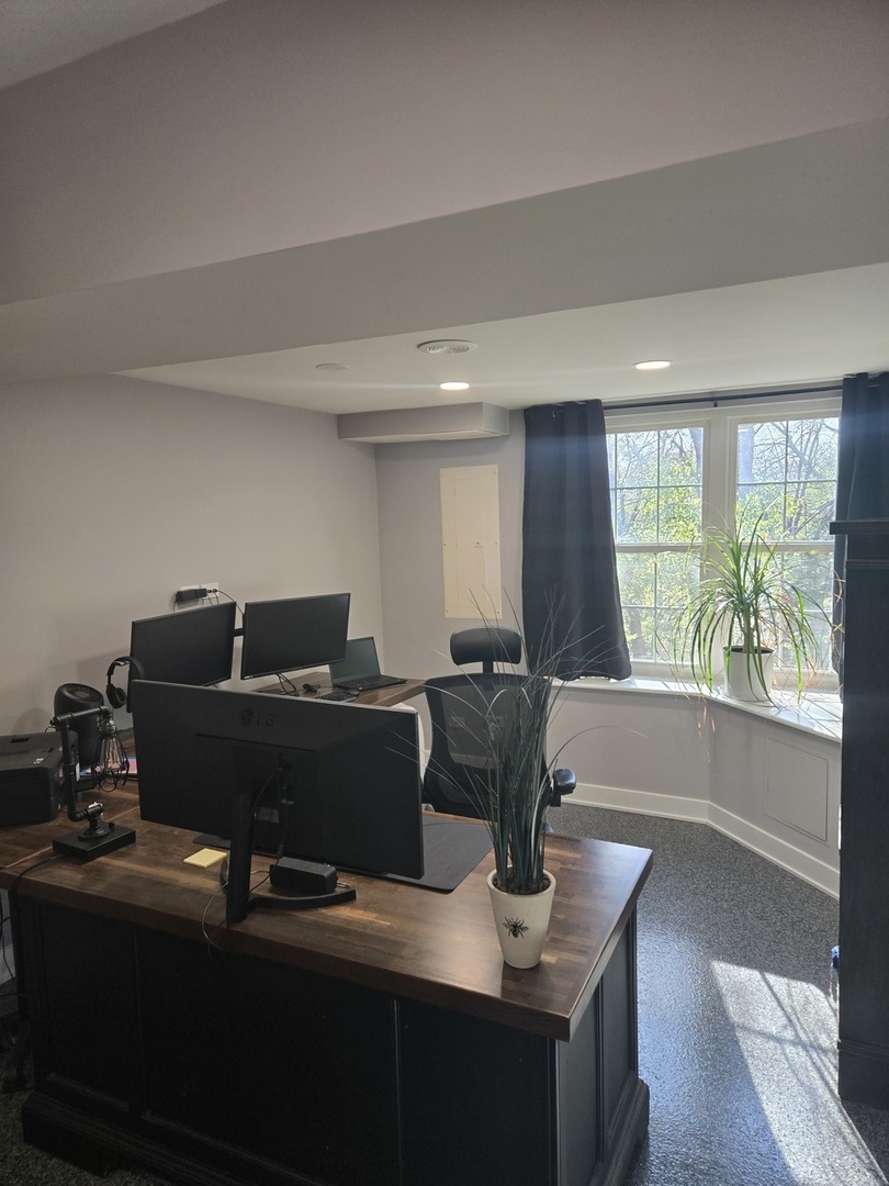 927 Treeline Court, Lockport, IL 60441