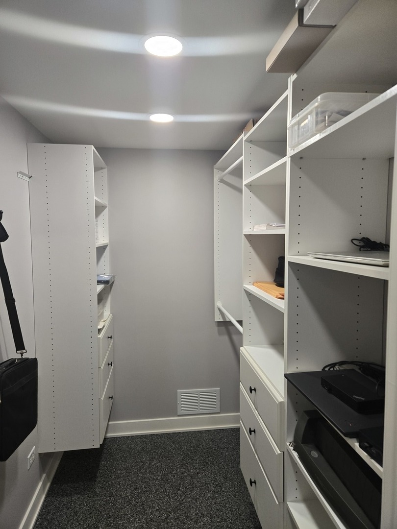 927 Treeline Court, Lockport, IL 60441