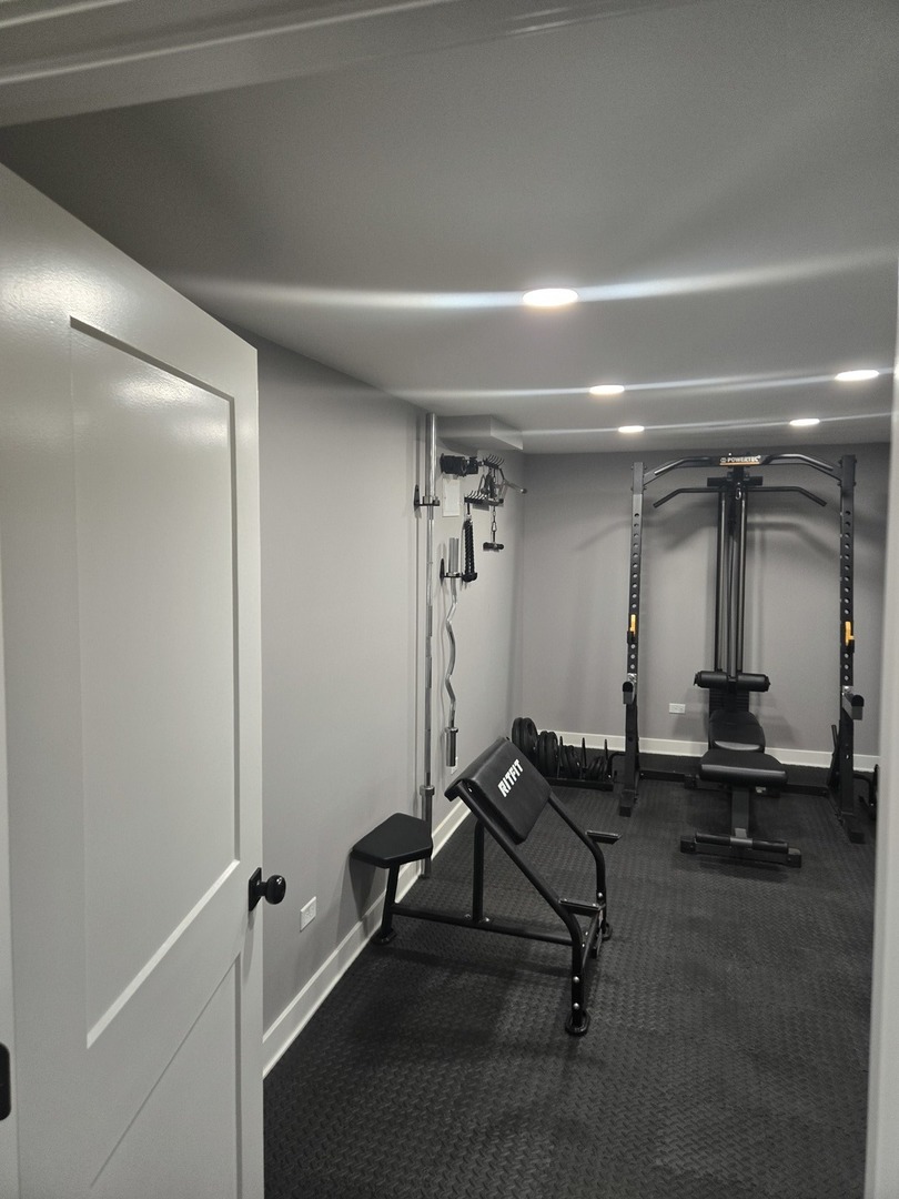 927 Treeline Court, Lockport, IL 60441