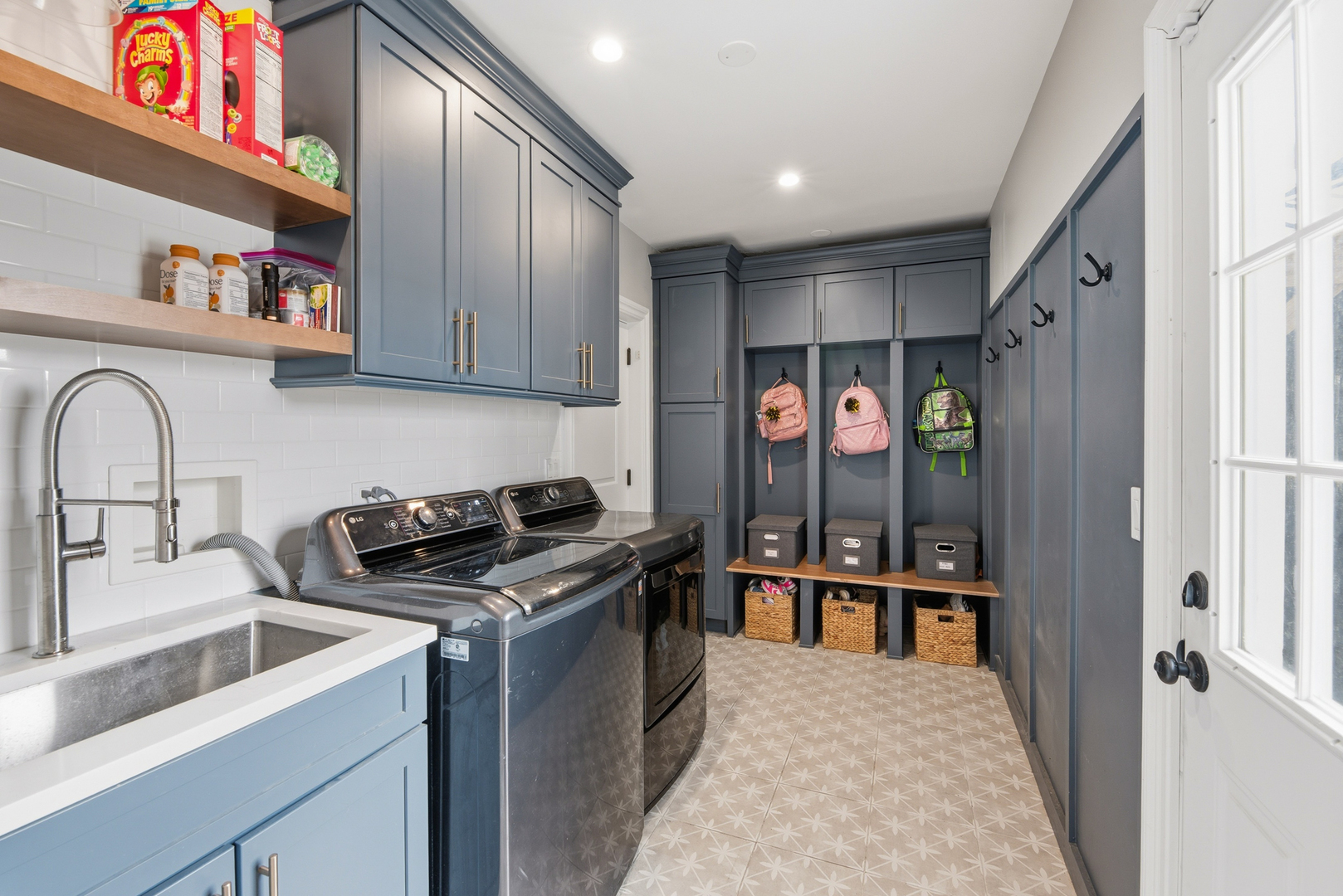 657 W Revere Lane, Palatine, IL 60067