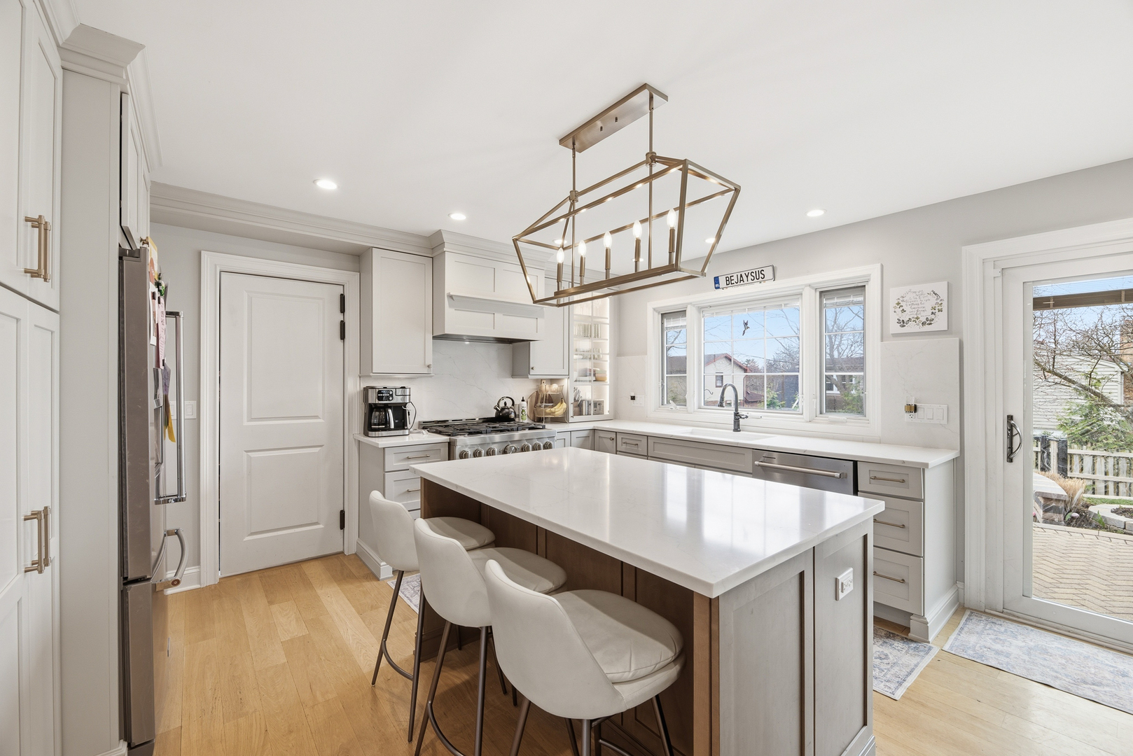 657 W Revere Lane, Palatine, IL 60067