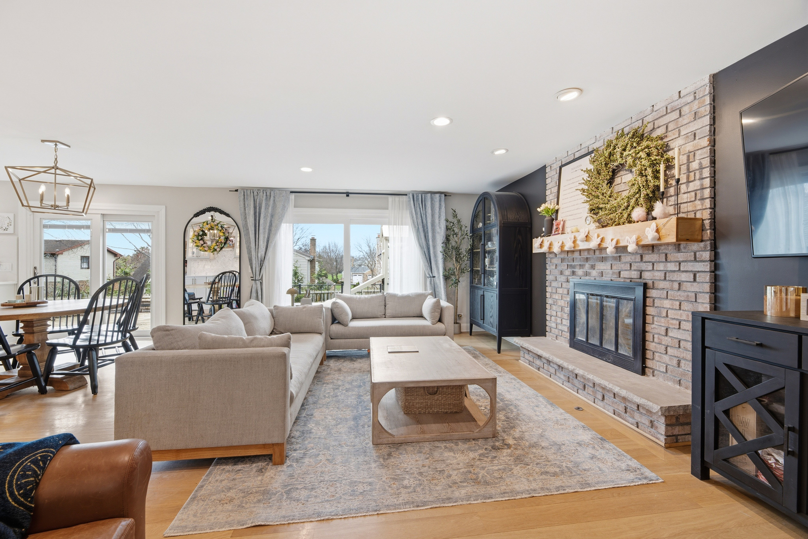 657 W Revere Lane, Palatine, IL 60067