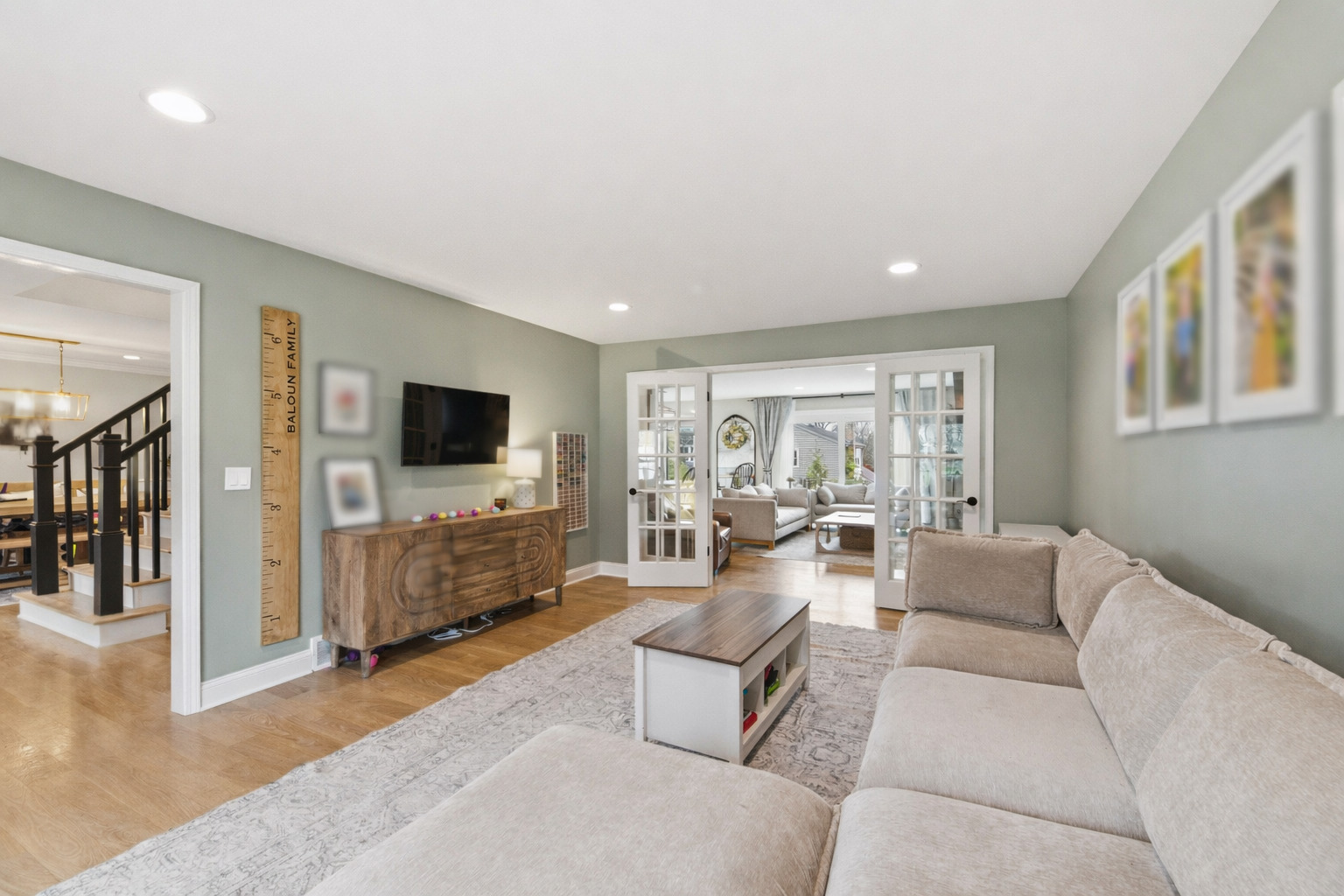 657 W Revere Lane, Palatine, IL 60067