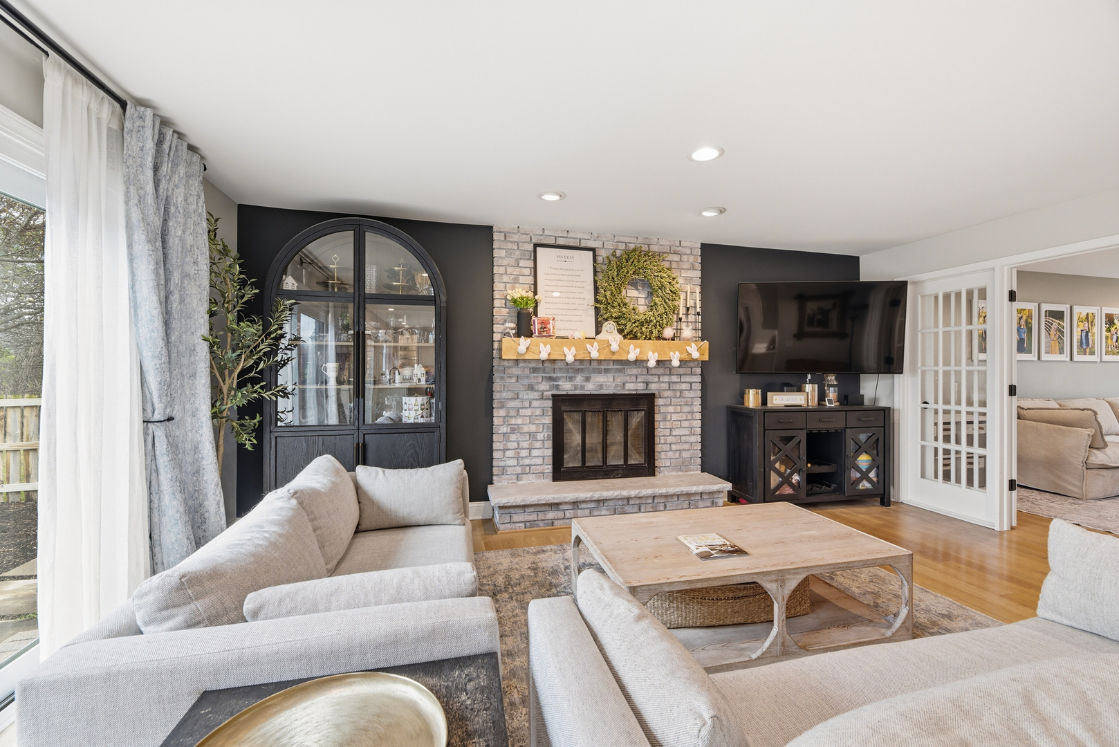 657 W Revere Lane, Palatine, IL 60067