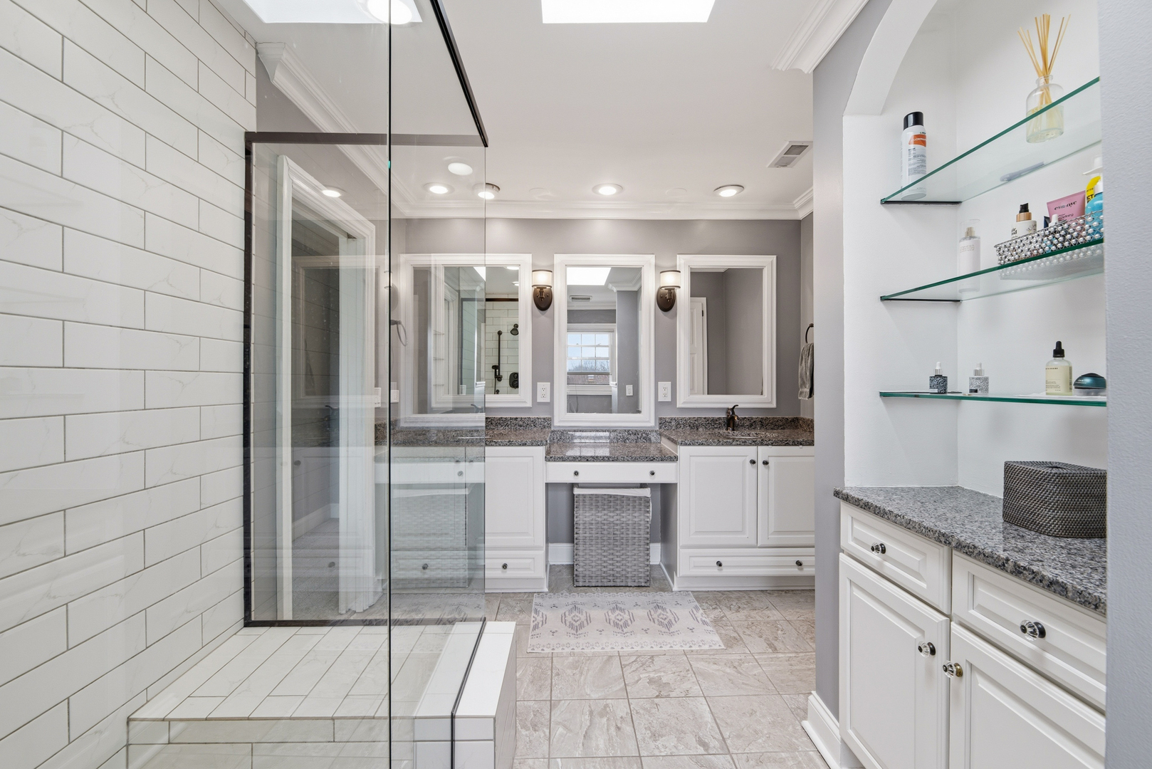 657 W Revere Lane, Palatine, IL 60067